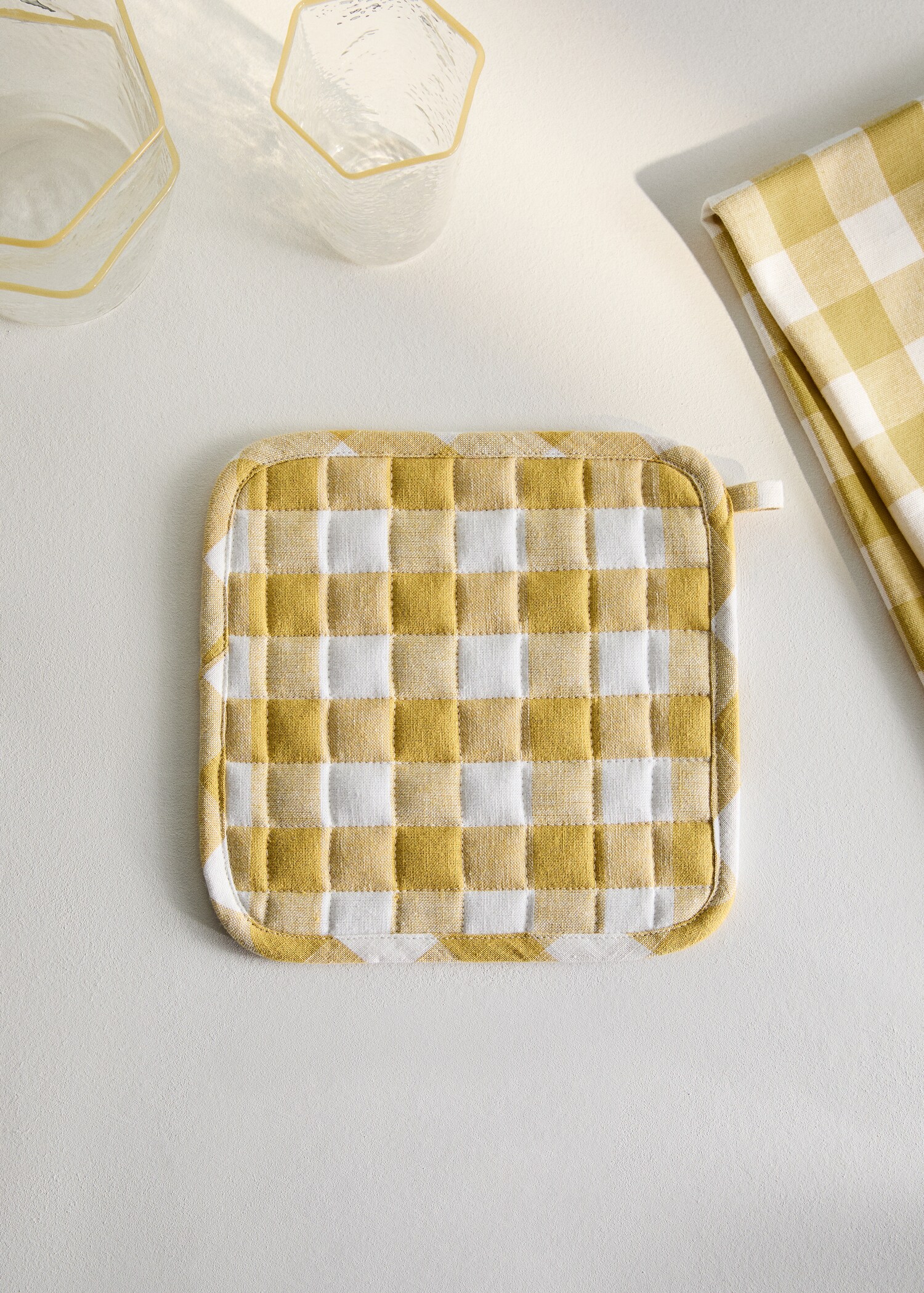 Cotton linen gingham pot holder - General plane