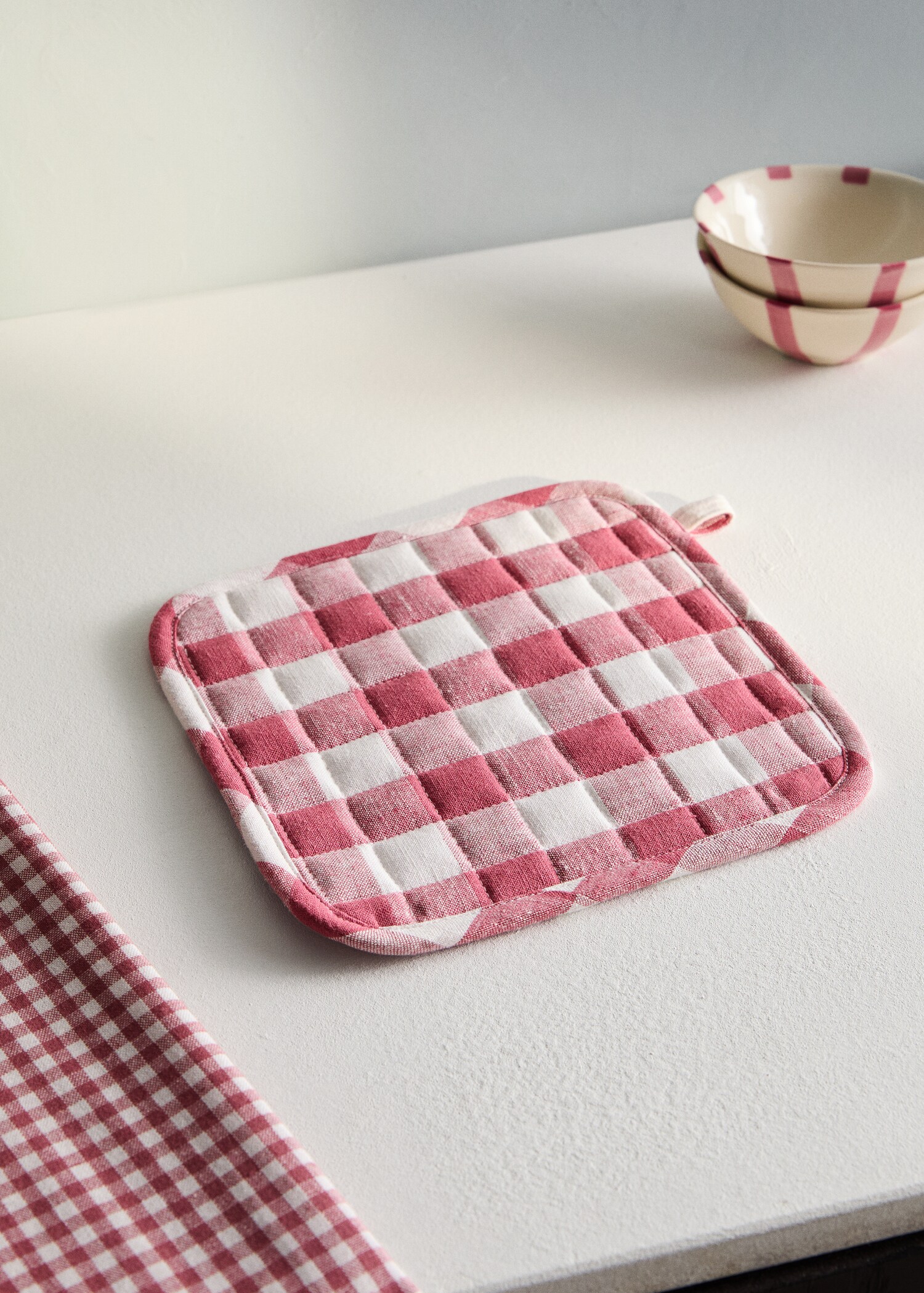 Cotton linen gingham pot holder - General plane