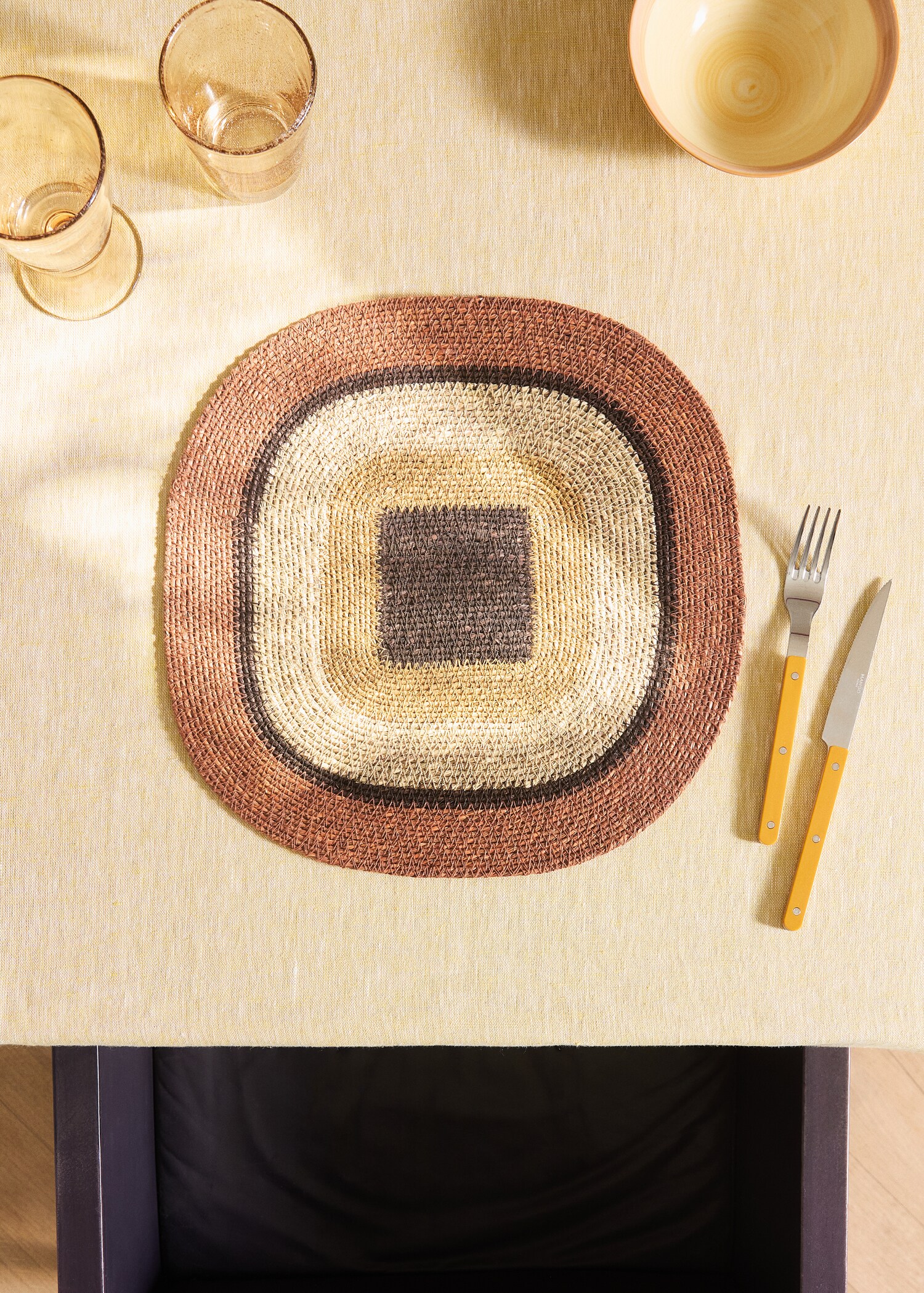 Oval seagrass placemat - General plane