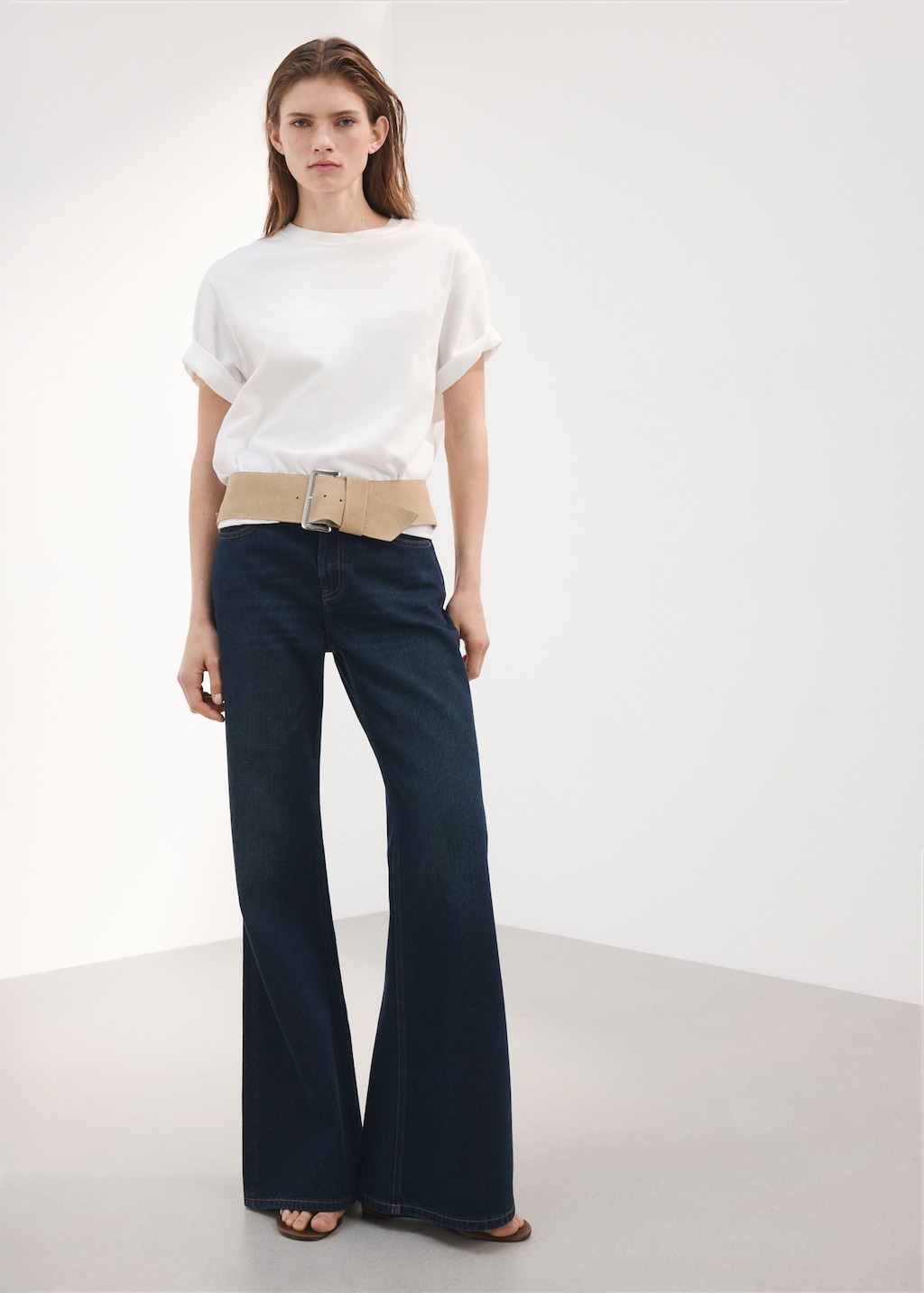 Mid-rise flared jeans - image 2
