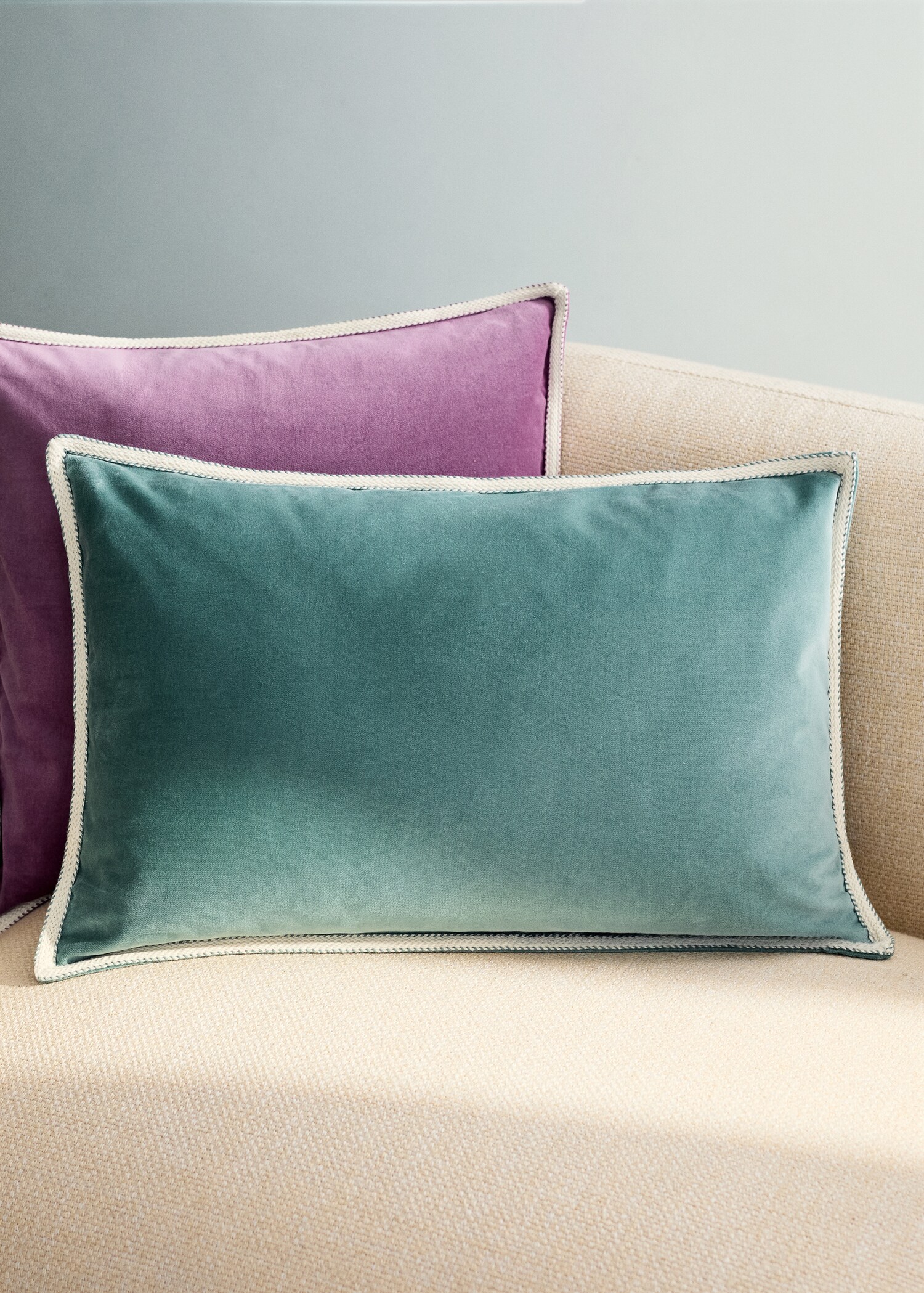 Velvet cushion cover with tape detail 40x60 cm - General plane