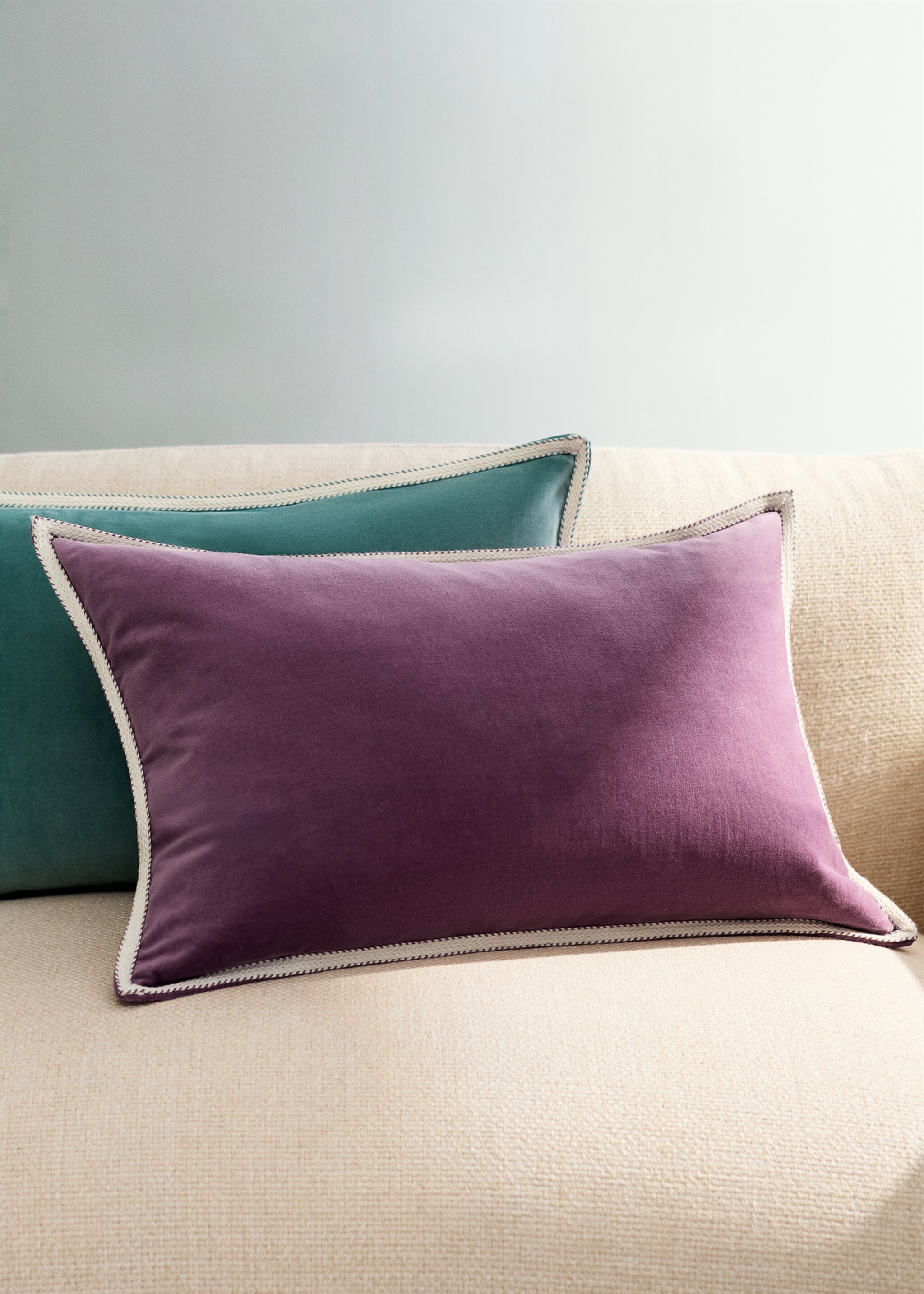 Velvet cushion cover with tape detail 40x60 cm - General plane, Cherry. Ref: 27063306-00.