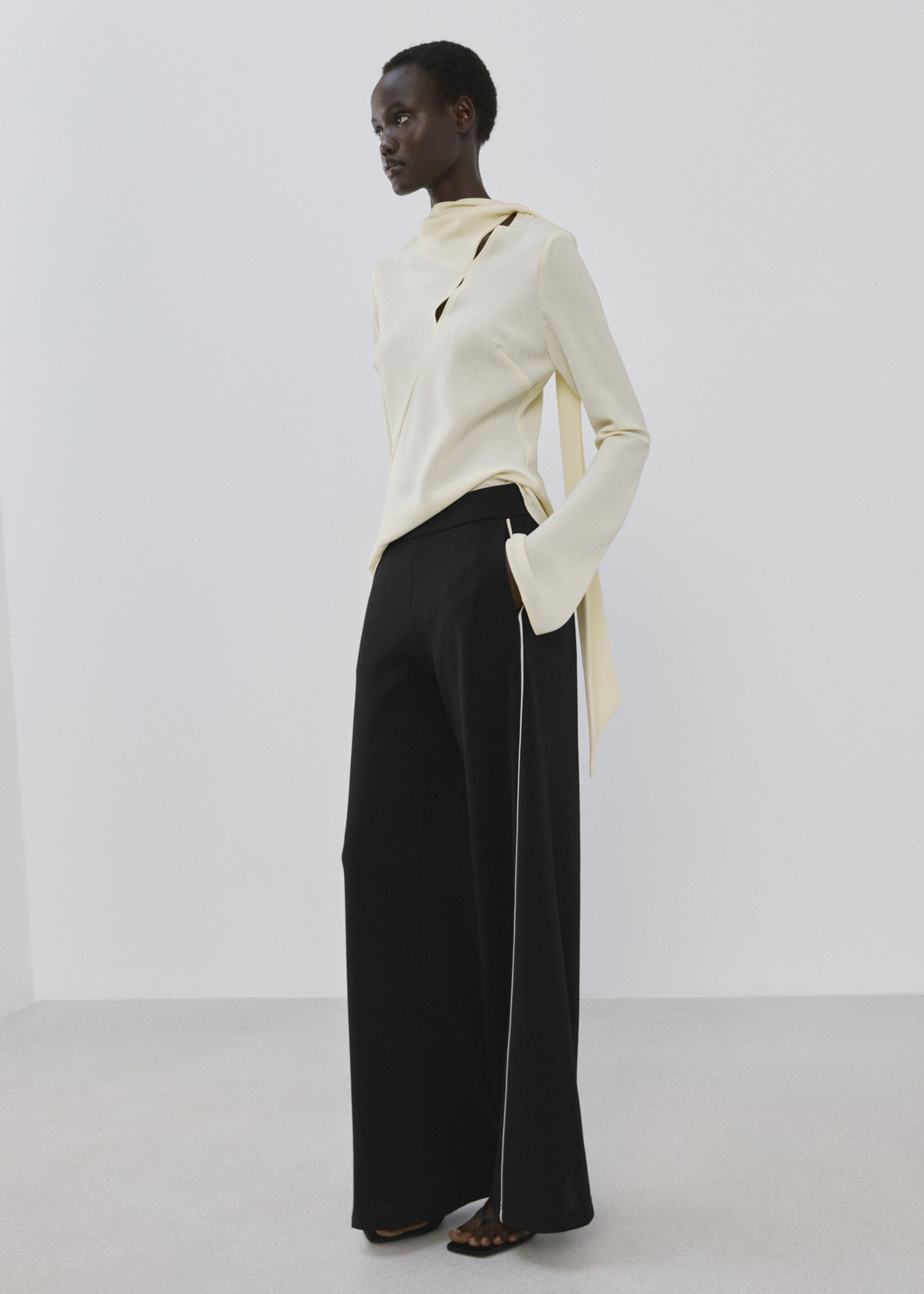 Pantalon droit rayures combinées - Plan général, Noir. Ref: 27064079-00.