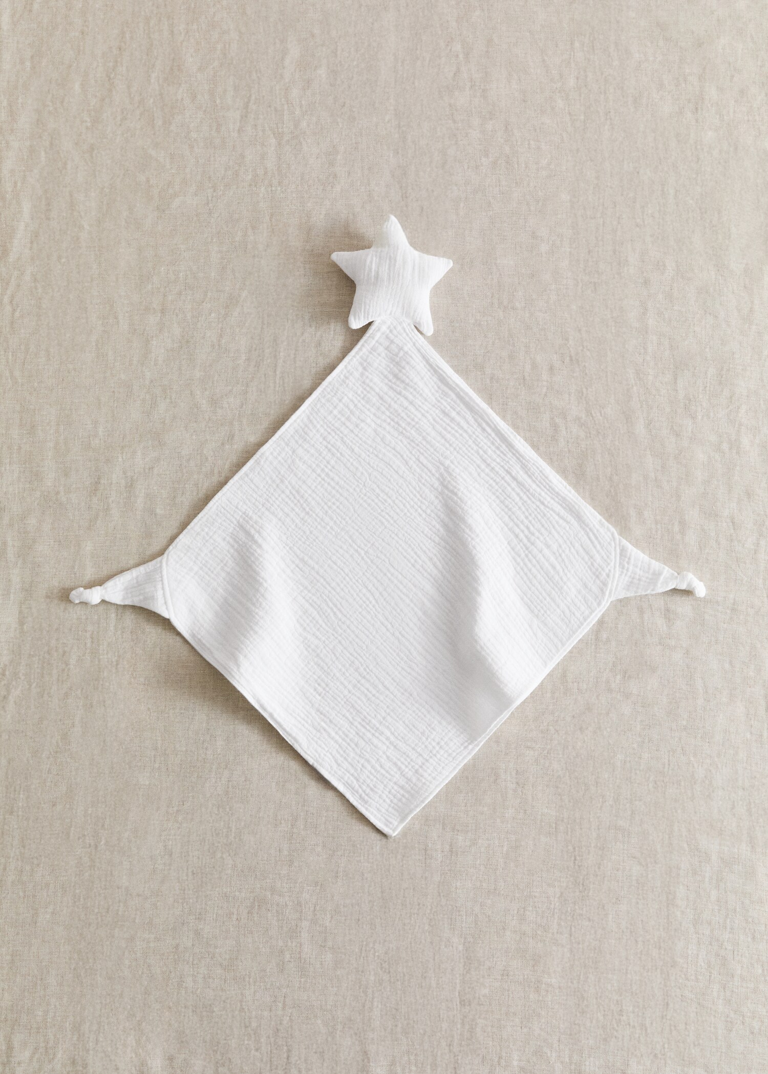 Baby comforter with star design - General plane