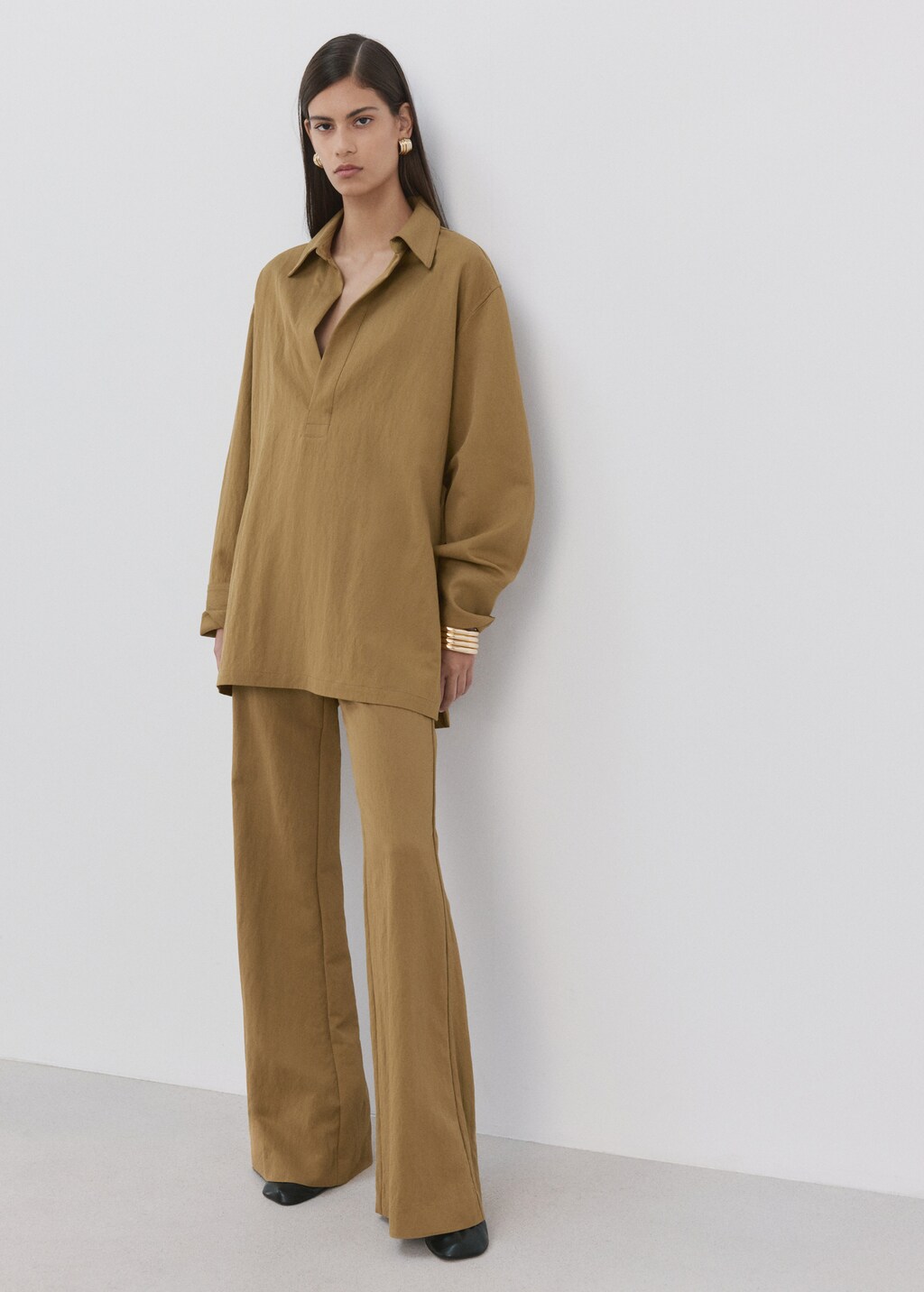 Oversized shirt with a shirt collar - image 2