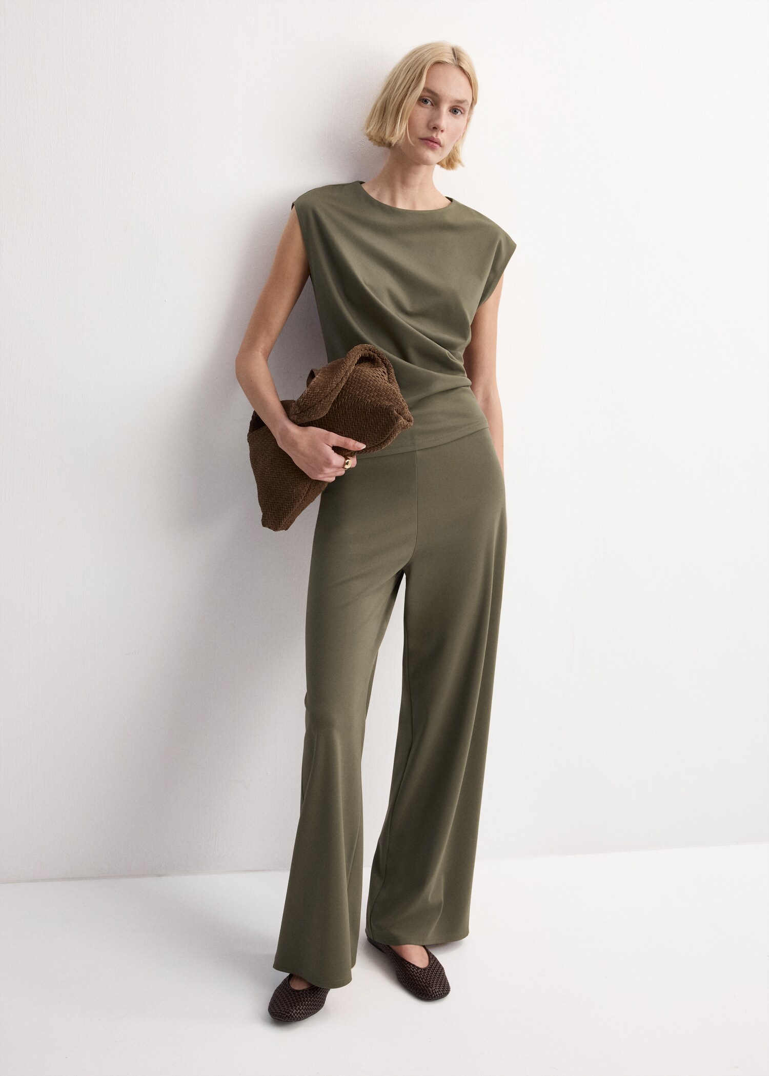 T-shirt met gesmokte details - Overzichtstekening