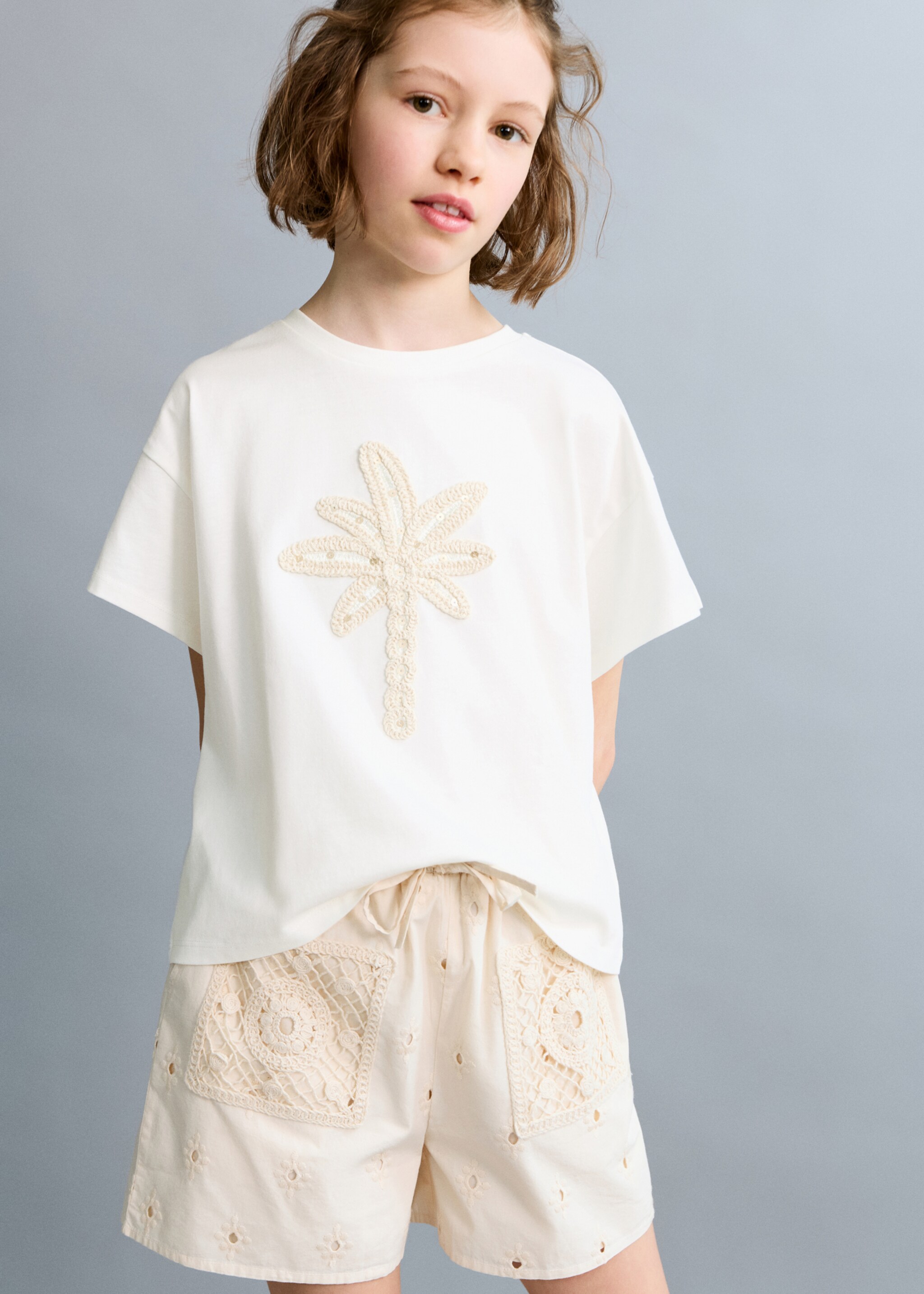 Embroidered straight-fit shorts - General plane, Ecru. Ref: 27066347-00.