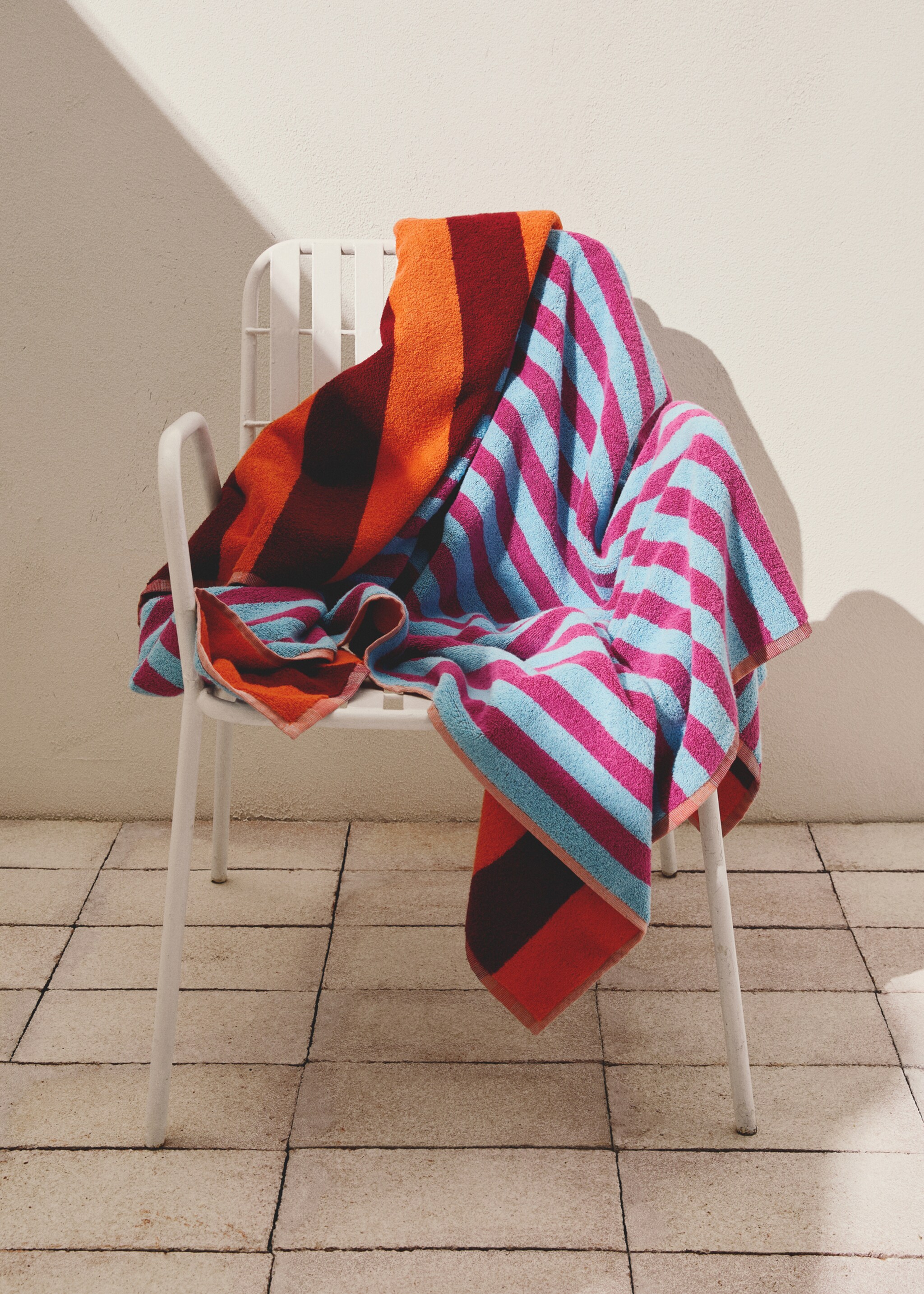 Reversible striped beach towel - General plane, Orange. Ref: 27066352-00.