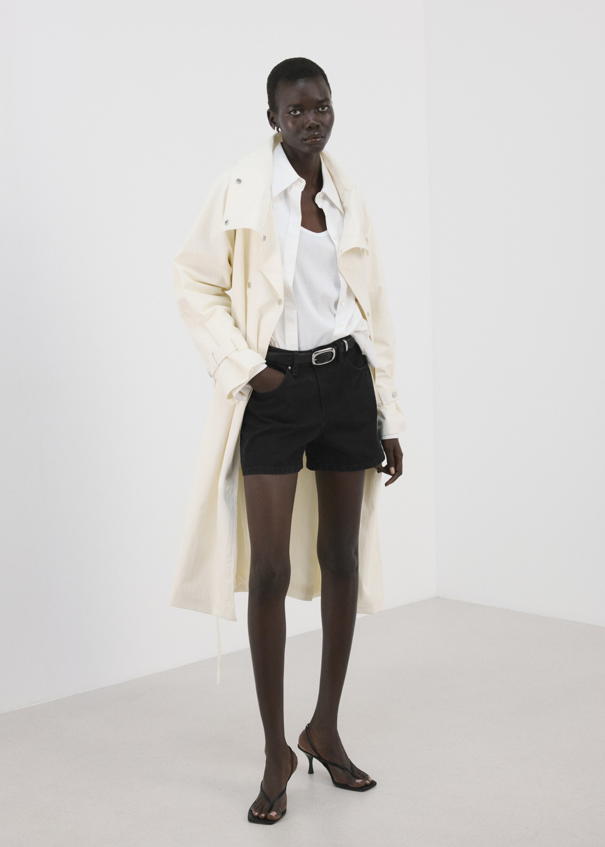 Straight-leg mid-rise denim shorts - General plane, Black denim. Ref: 27067161-00.