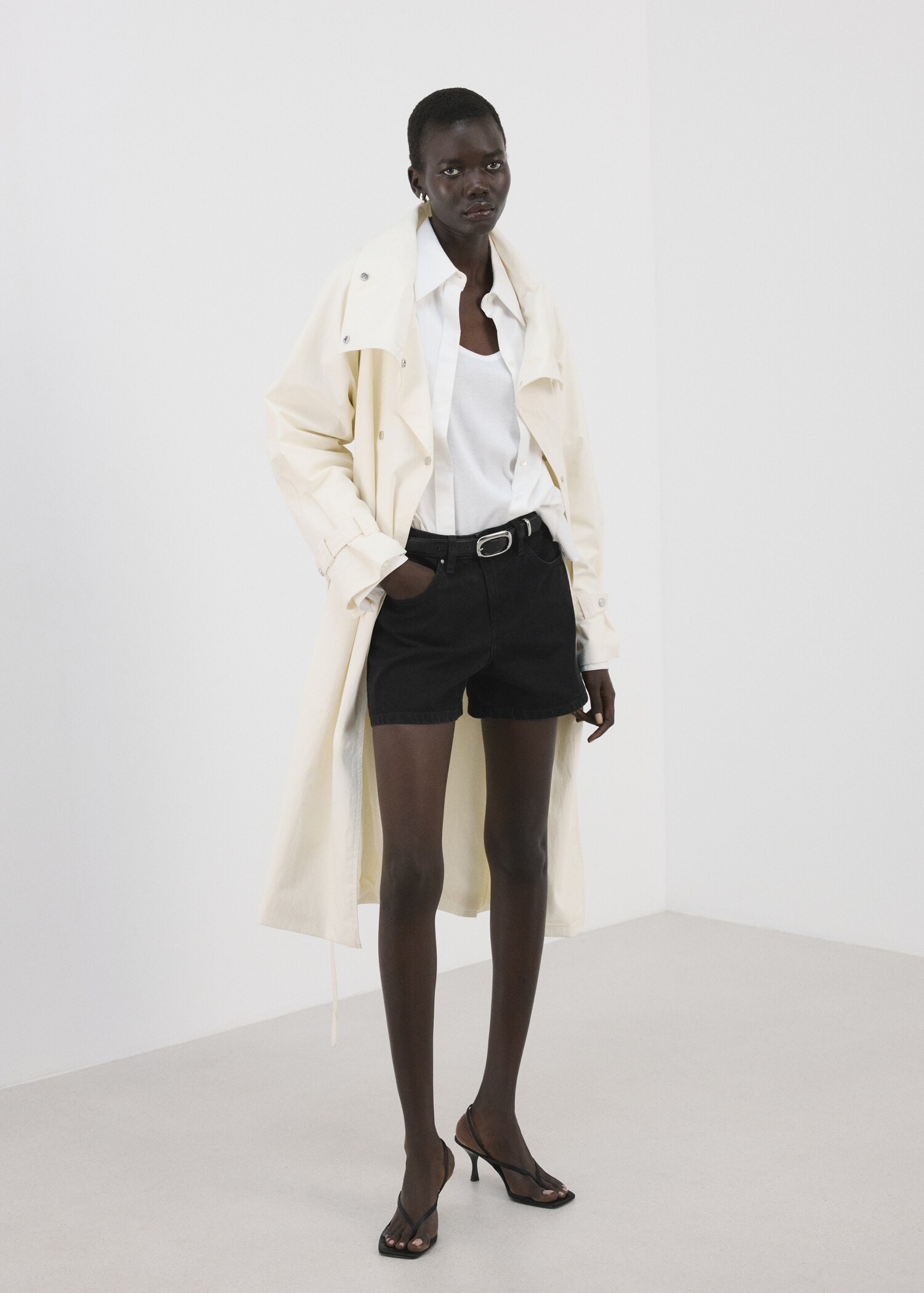 Straight-leg mid-rise denim shorts - General plane