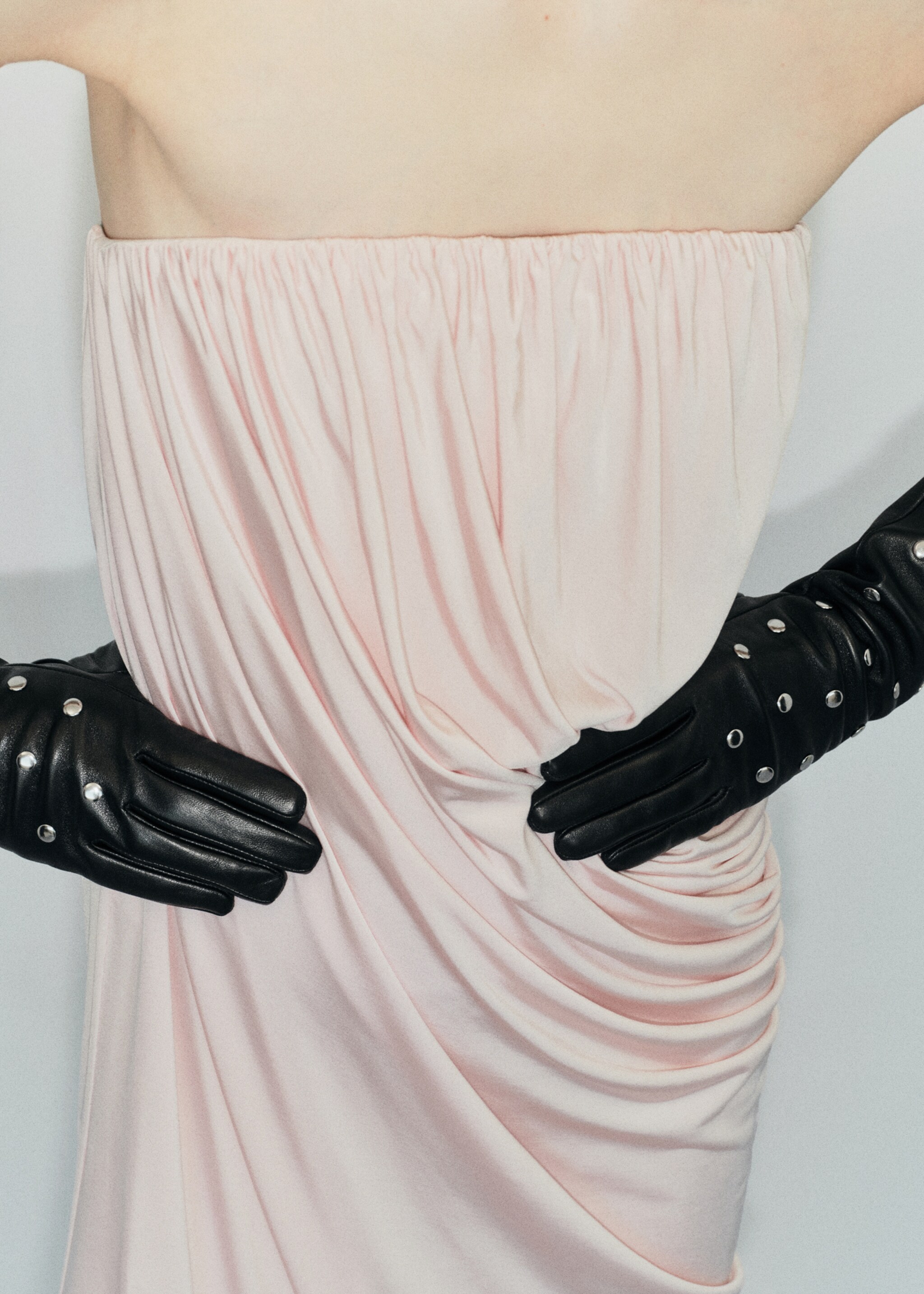 Studded leather gloves - General plane, Black. Ref: 27071170-00.