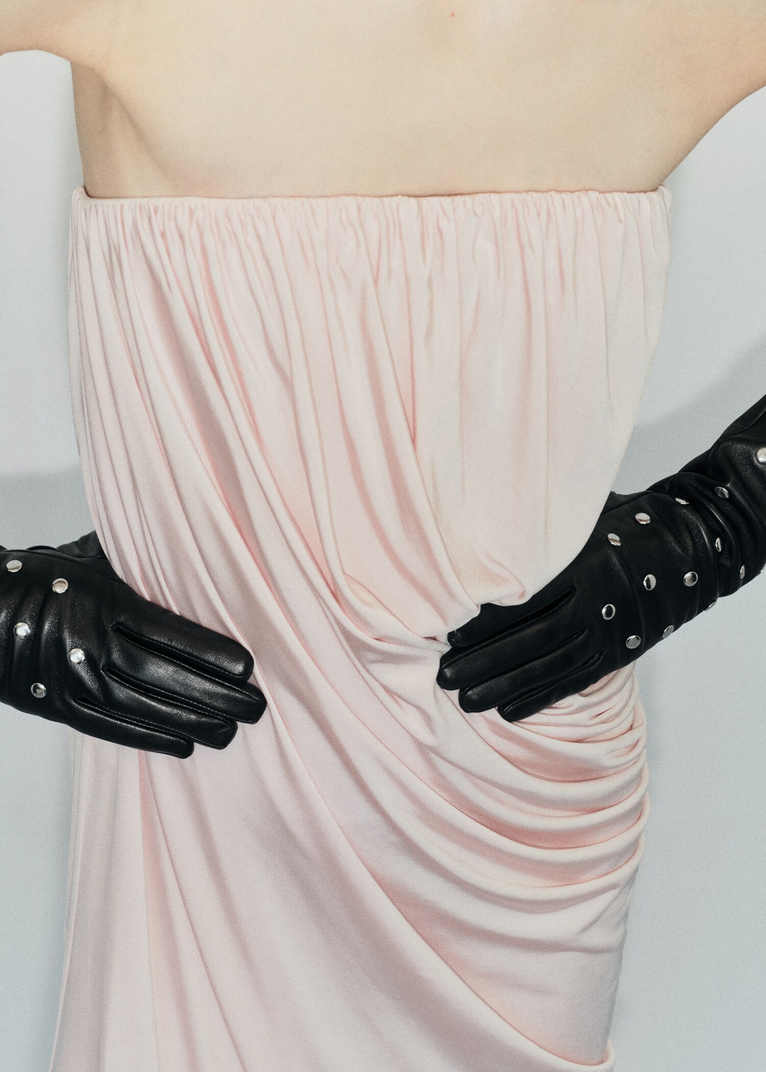Studded leather gloves - General plane