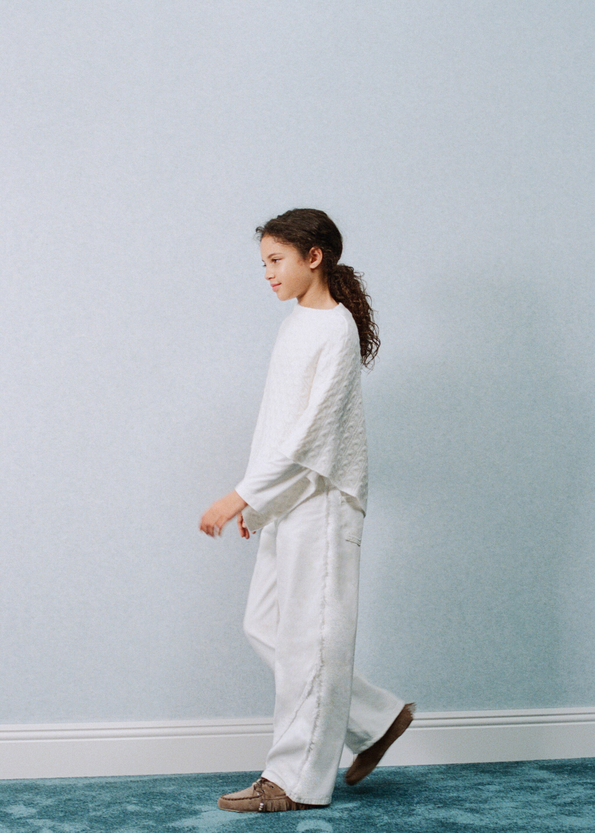 Cable-knit poncho - General plane, Off White. Ref: 27071179-00.