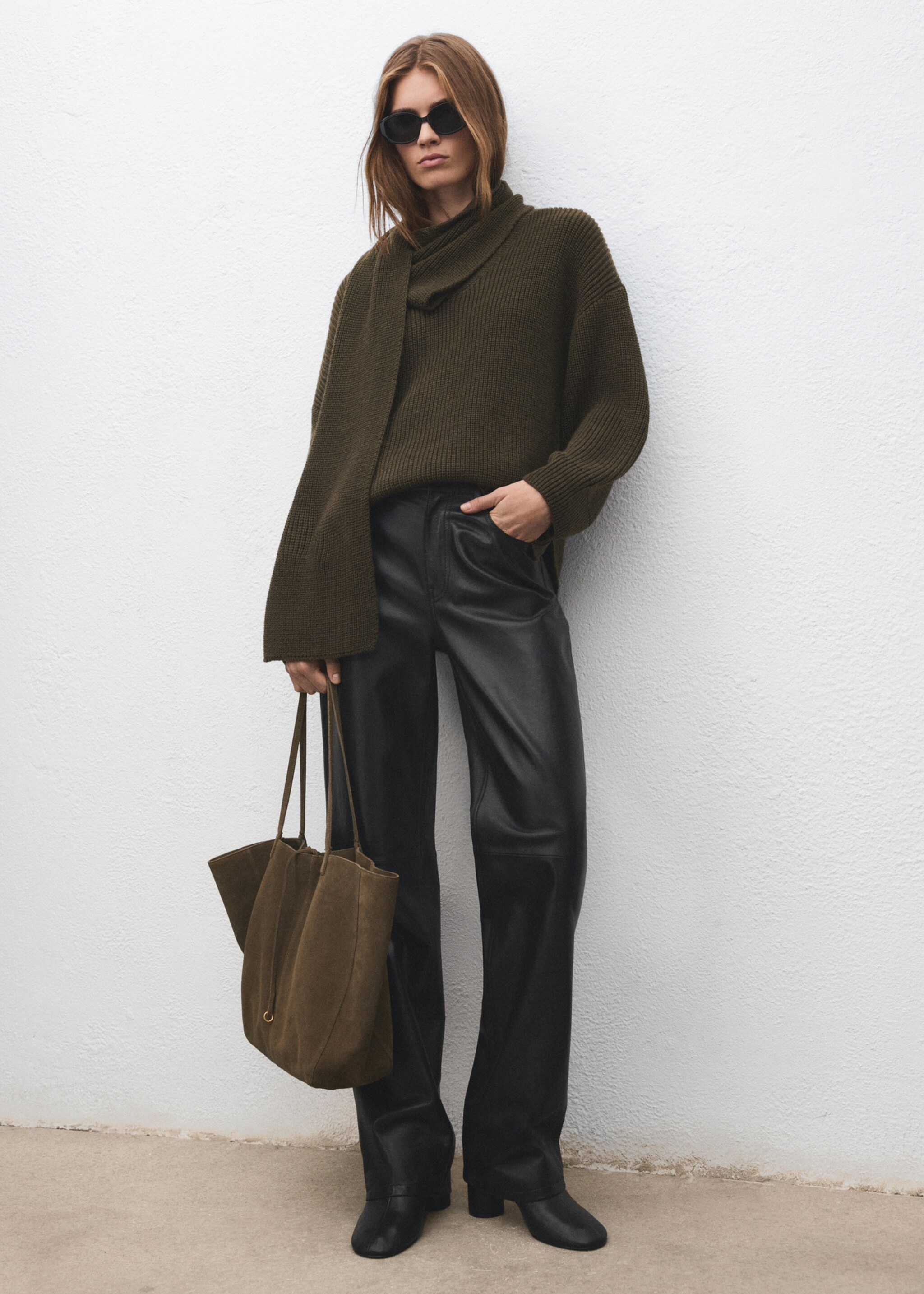 Shopper-Tasche aus Wildleder - Allgemeine Ansicht, Khaki. Ref: 27071224-00.