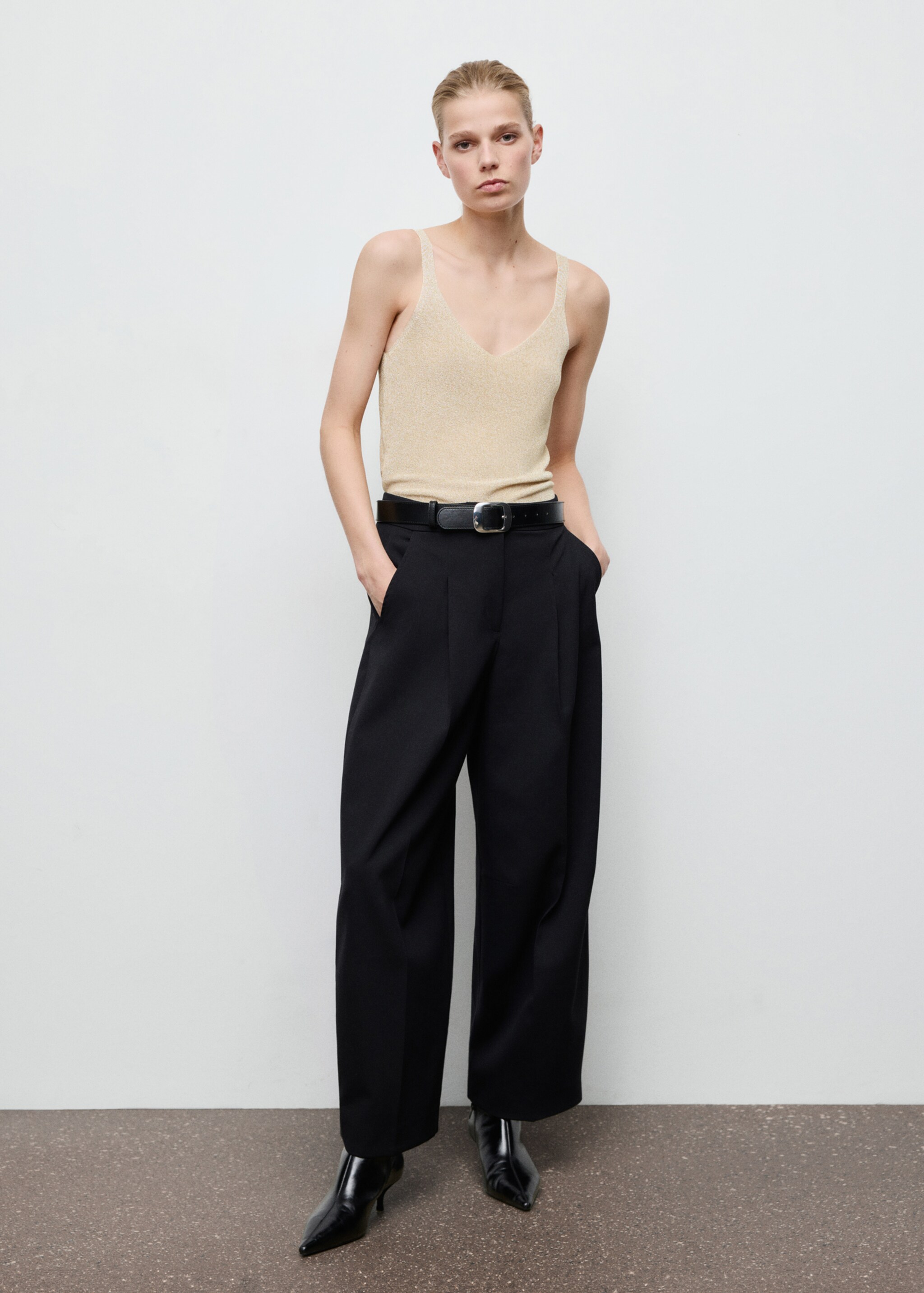 Lurex knitted V-neck top - General plane, Gold. Ref: 27071265-00.