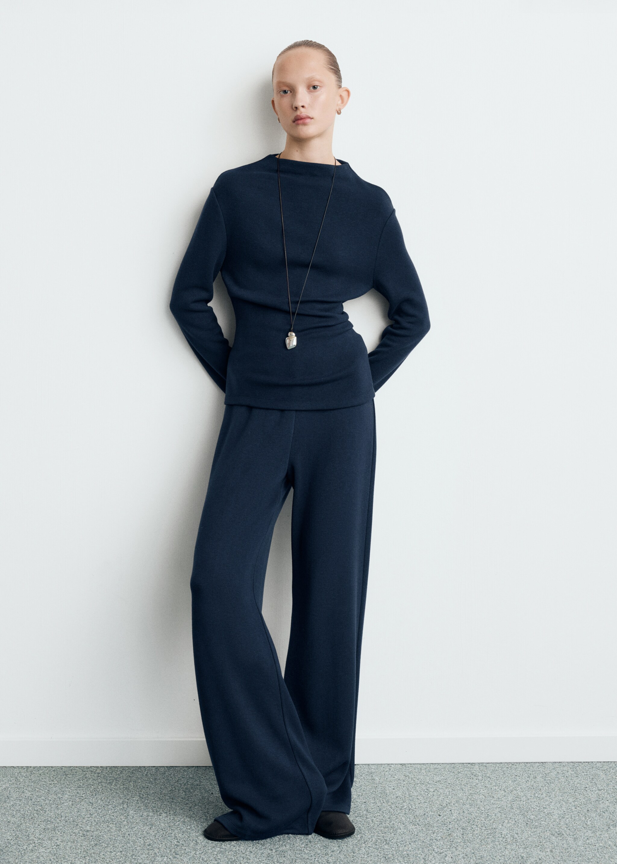 Sweat-shirt en maille fine col perkins - Plan général, Bleu marine. Ref: 27071274-00.