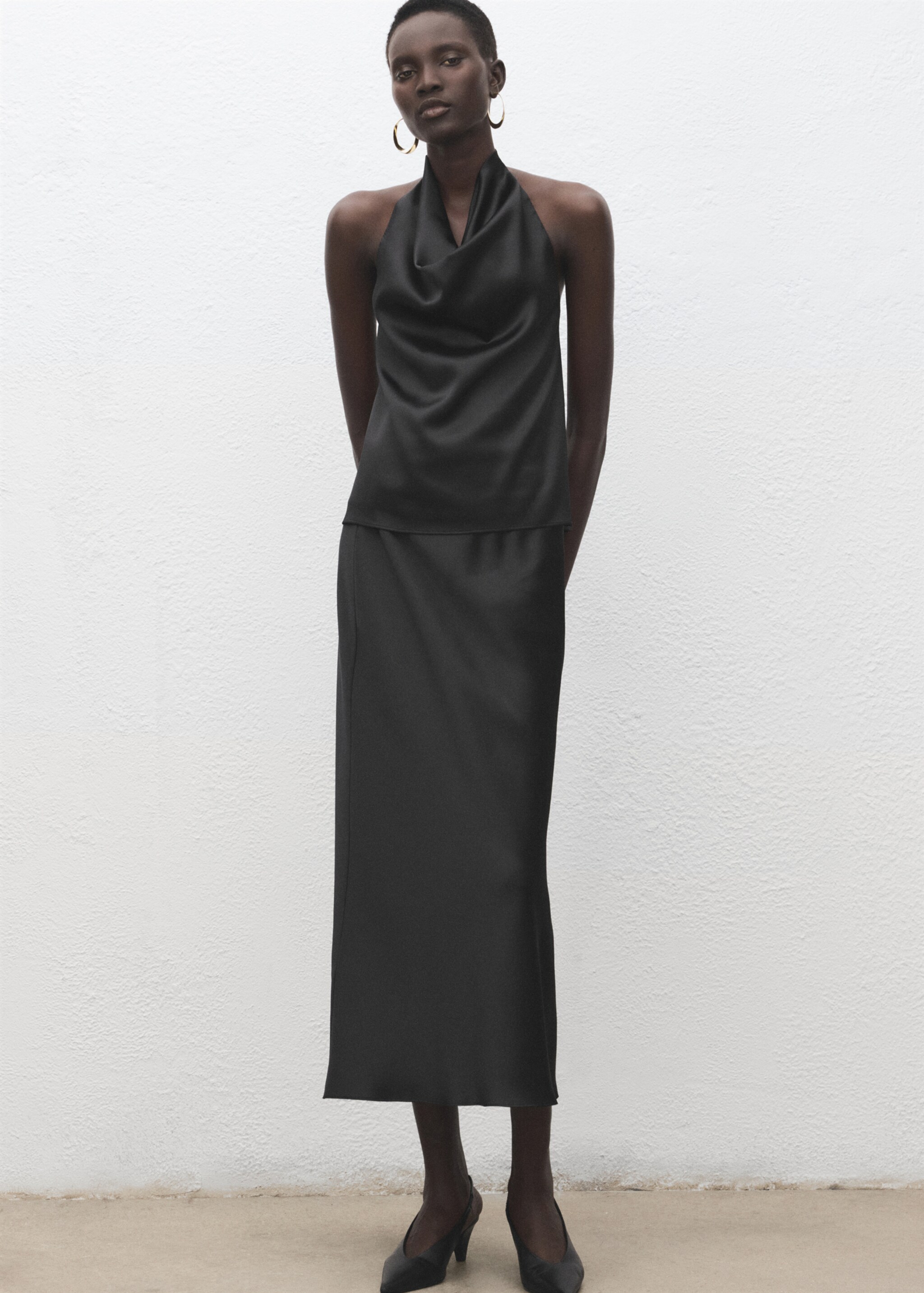 Draped neck satin top - General plane, Black. Ref: 27071327-00.