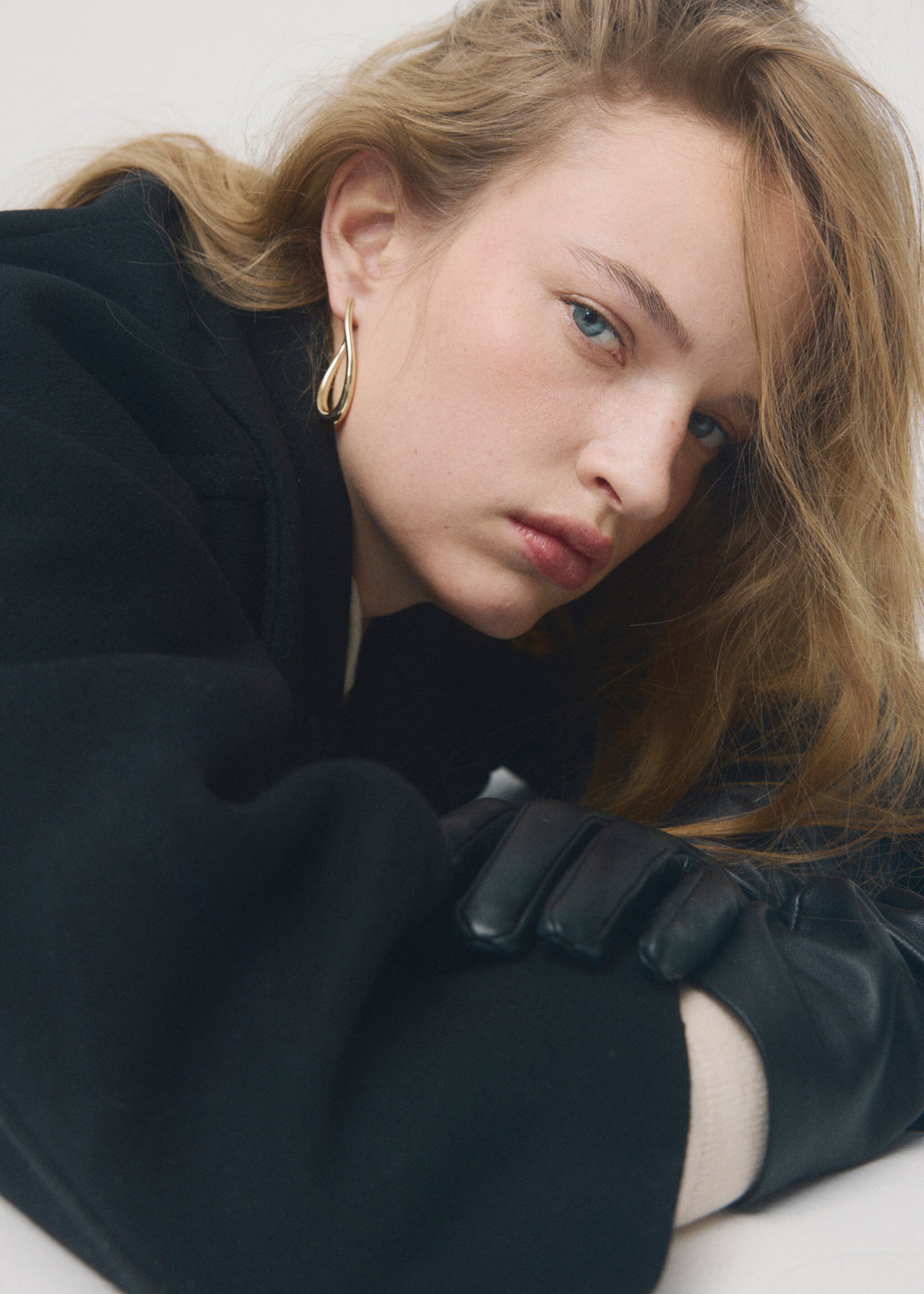 Twisted hoop earrings - General plane, Gold. Ref: 27071334-00.