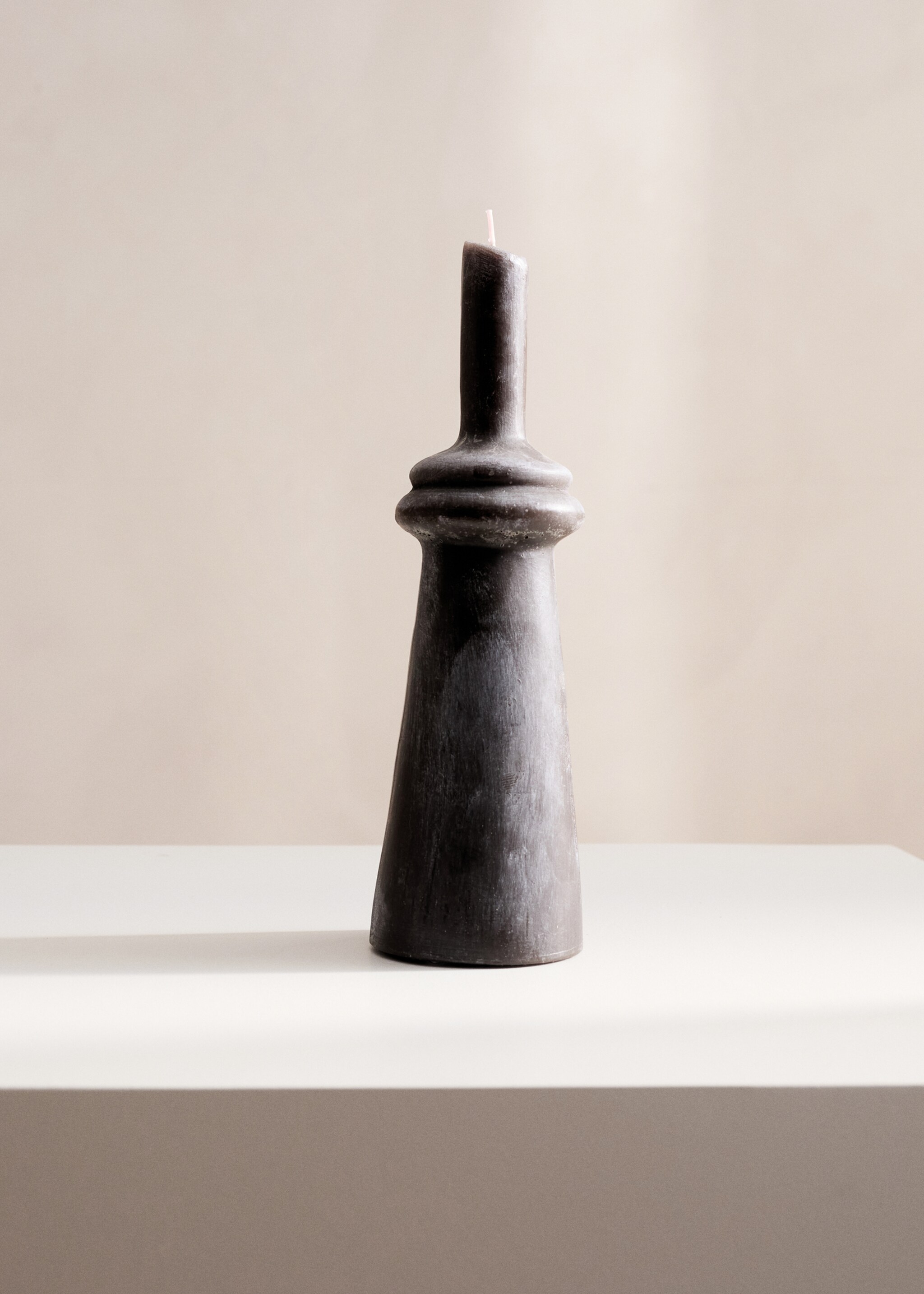 Decorative pillar candle - General plane, Charcoal. Ref: 27071341-00.