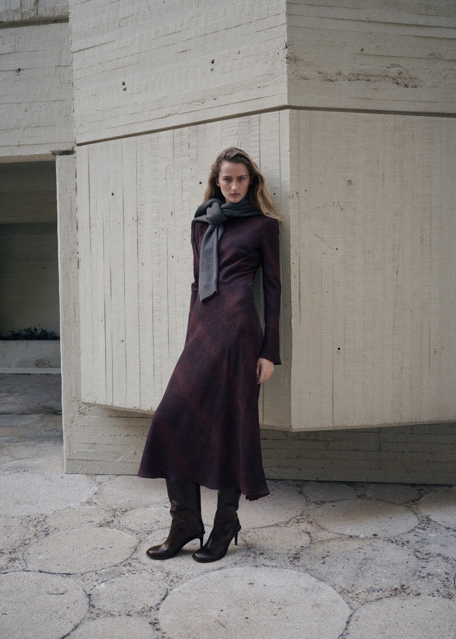 Vestido evasé estampado serpiente - General plane