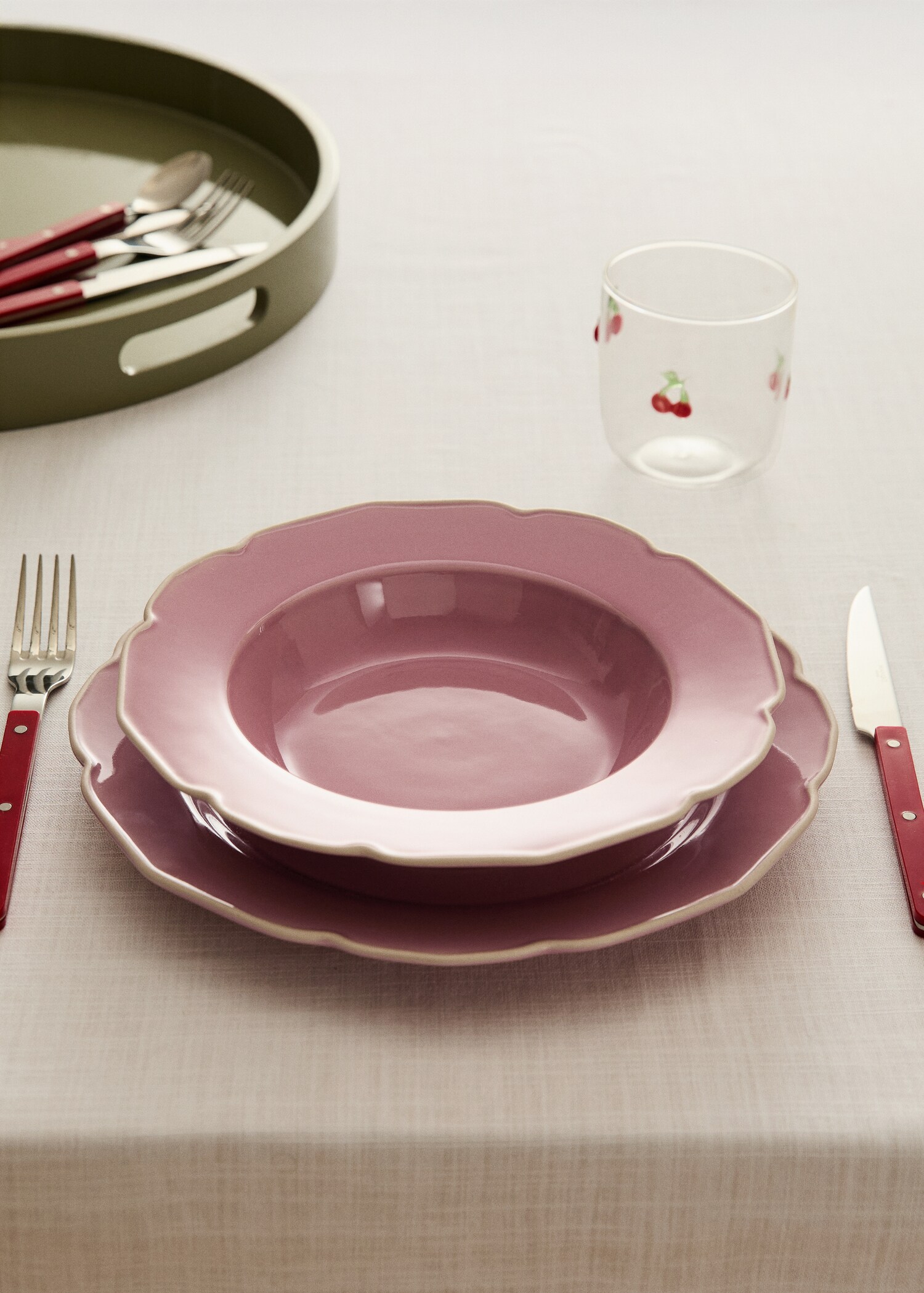 Stoneware deep plate with waves - General plane