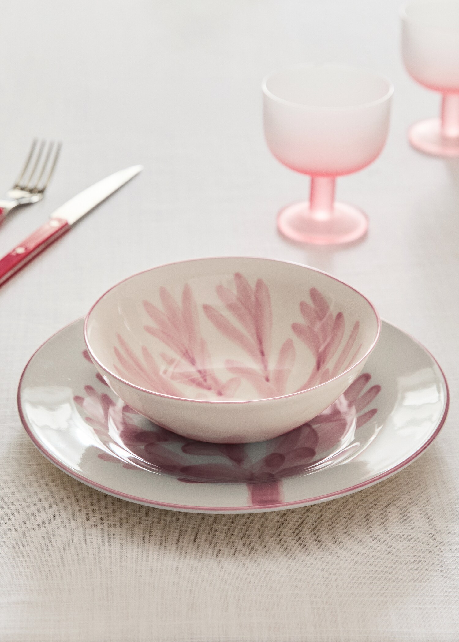 Floral design stoneware bowl - General plane