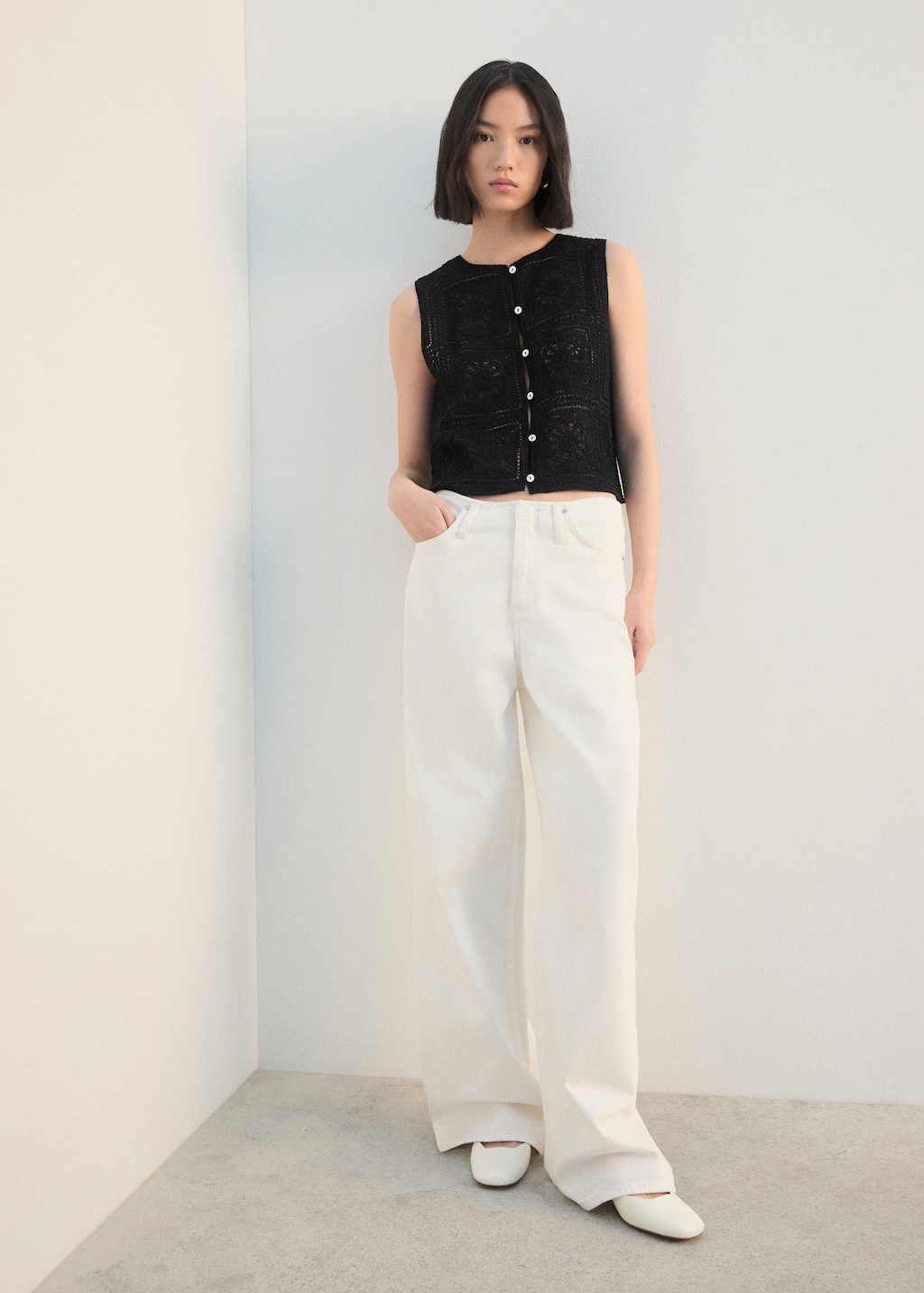 Crochet top with buttons - image 2