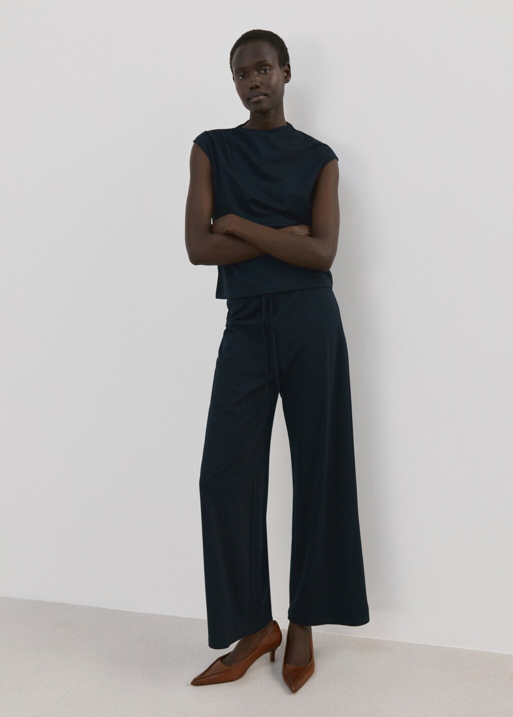 Straight-fit pants with elastic waist - image 2