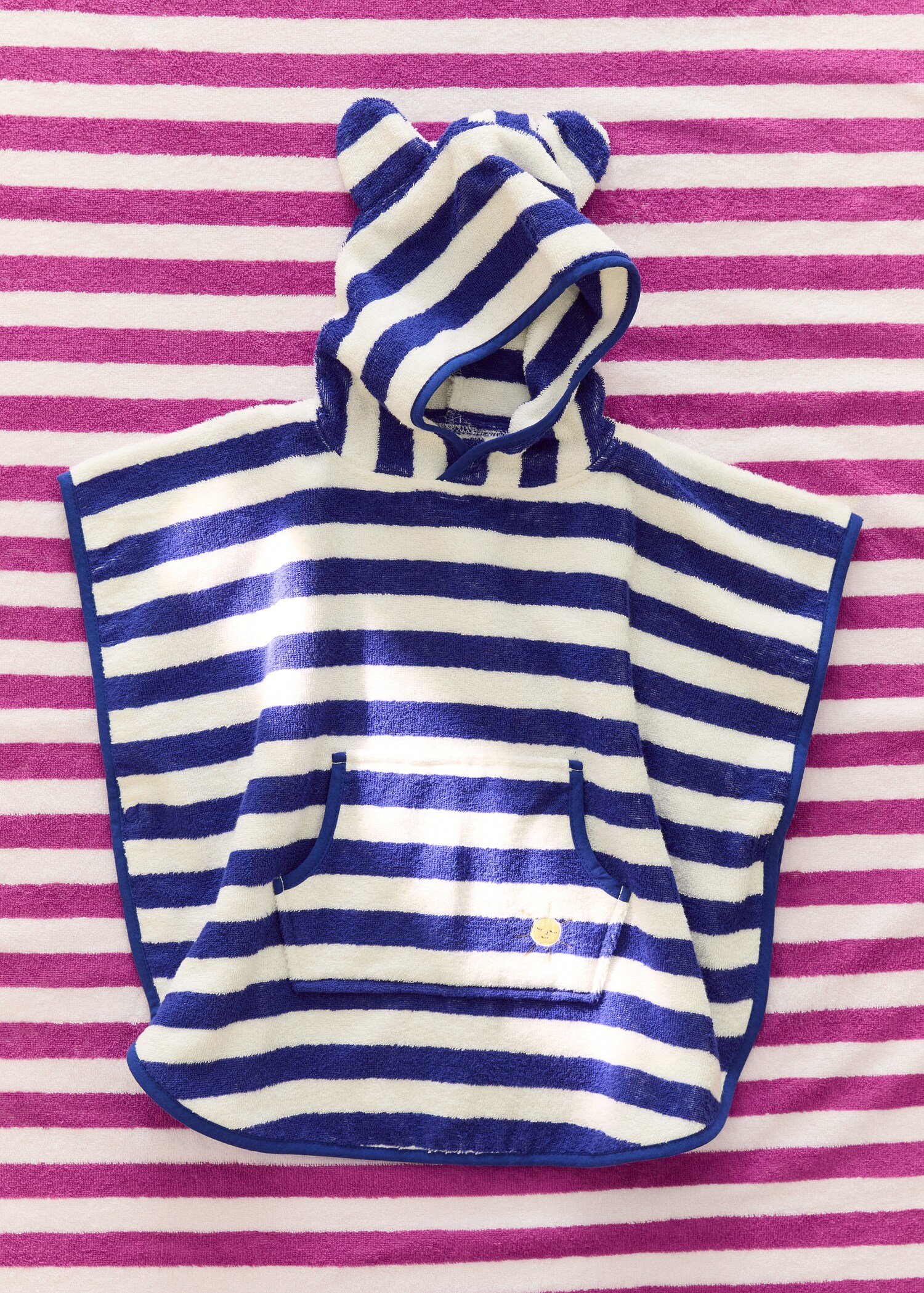 Striped poncho towel - General plane
