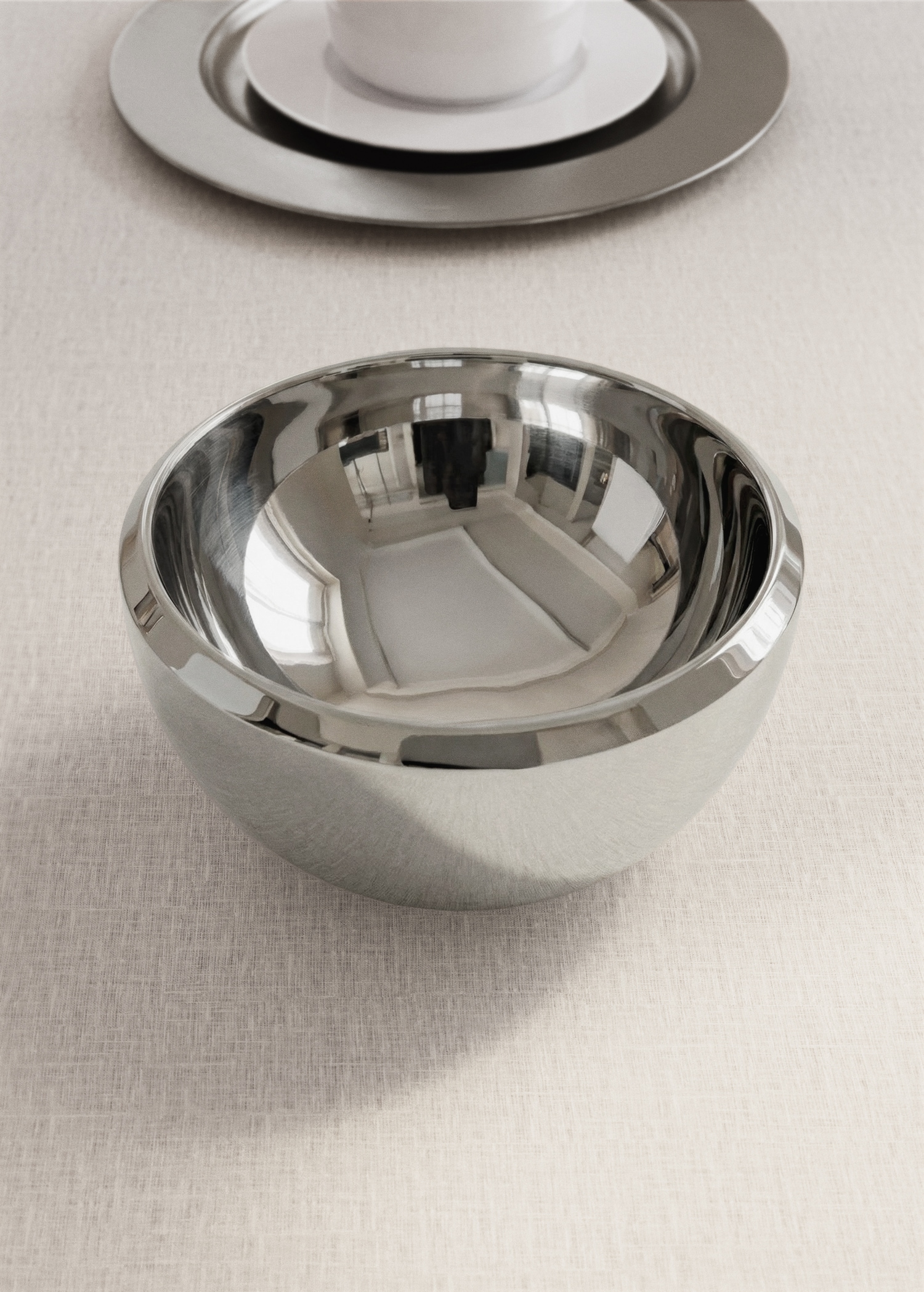Large stainless steel bowl - General plane
