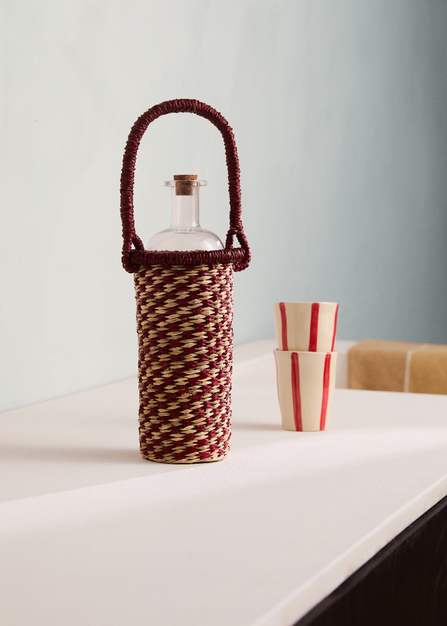 Підставка для столових приладів із морської трави - Загальний план