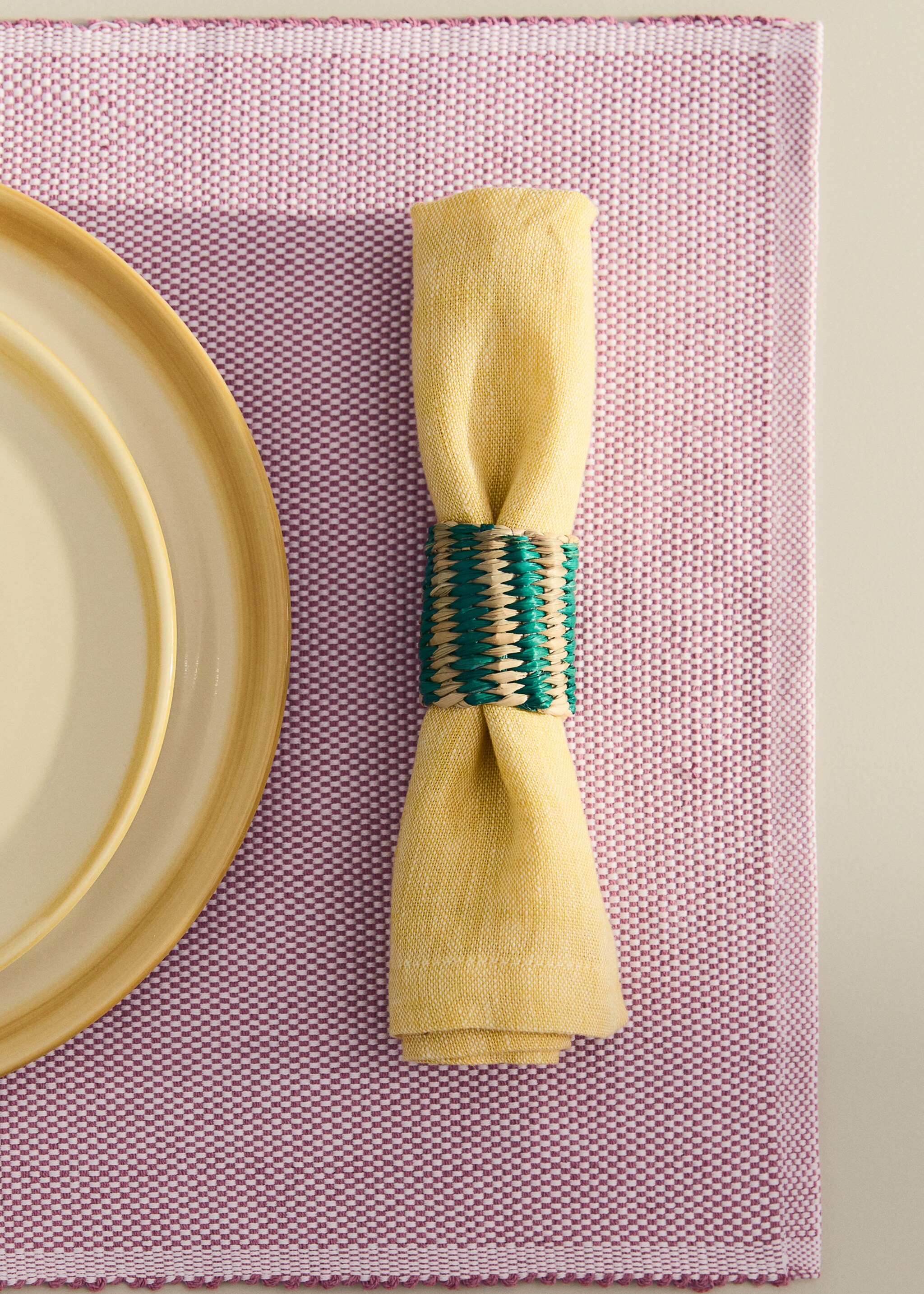 Colorful seagrass napkin ring set - General plane, Fuchsia. Ref: 27072921-00.