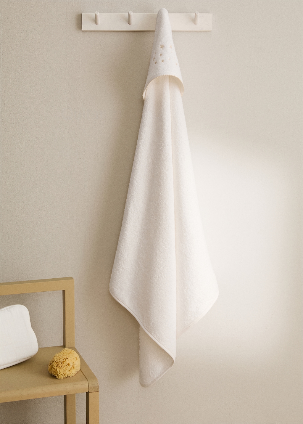 Children's bath cape with embroidered stars