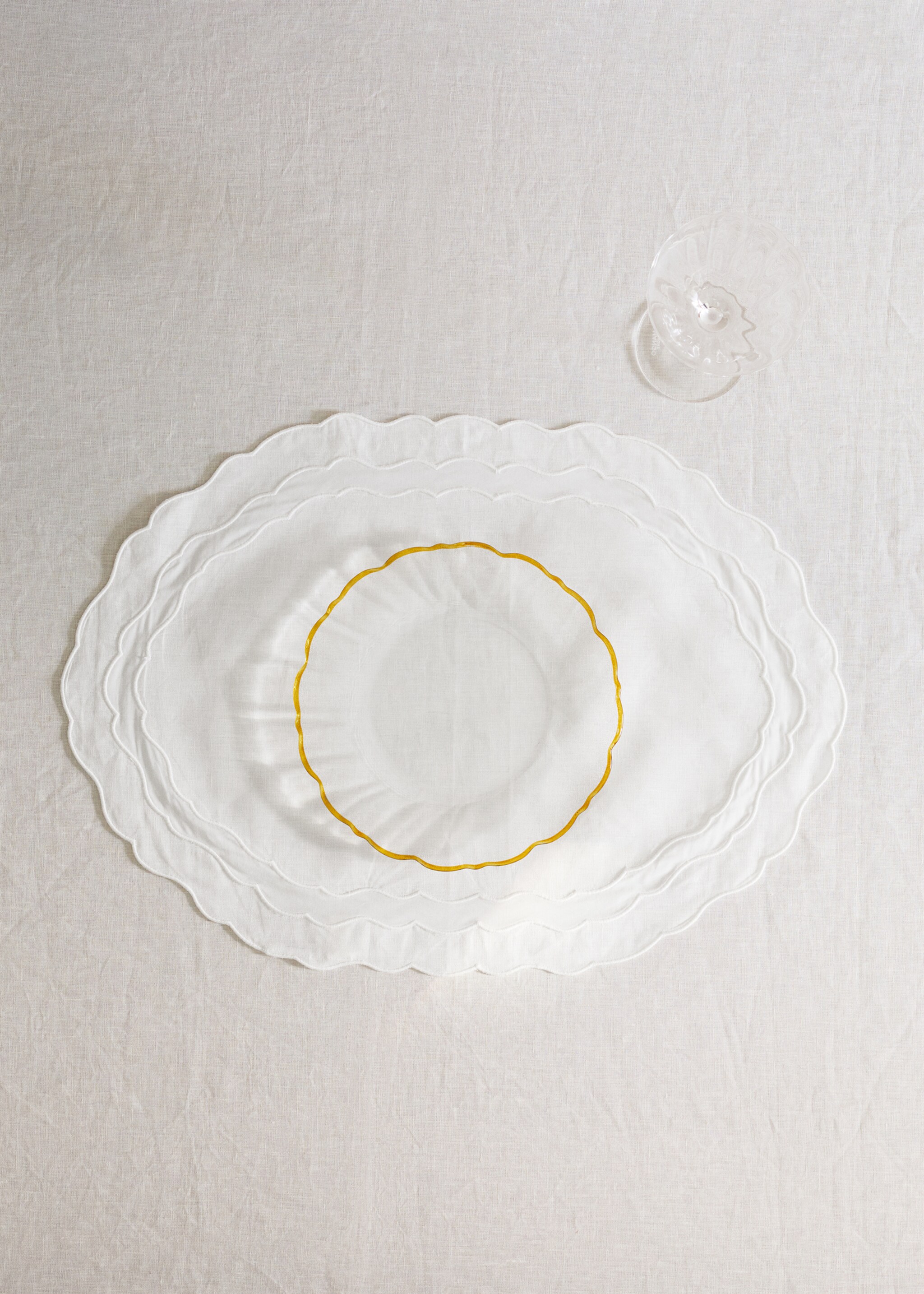 Embroidered cotton-linen placemat - General plane, White. Ref: 27073285-00.