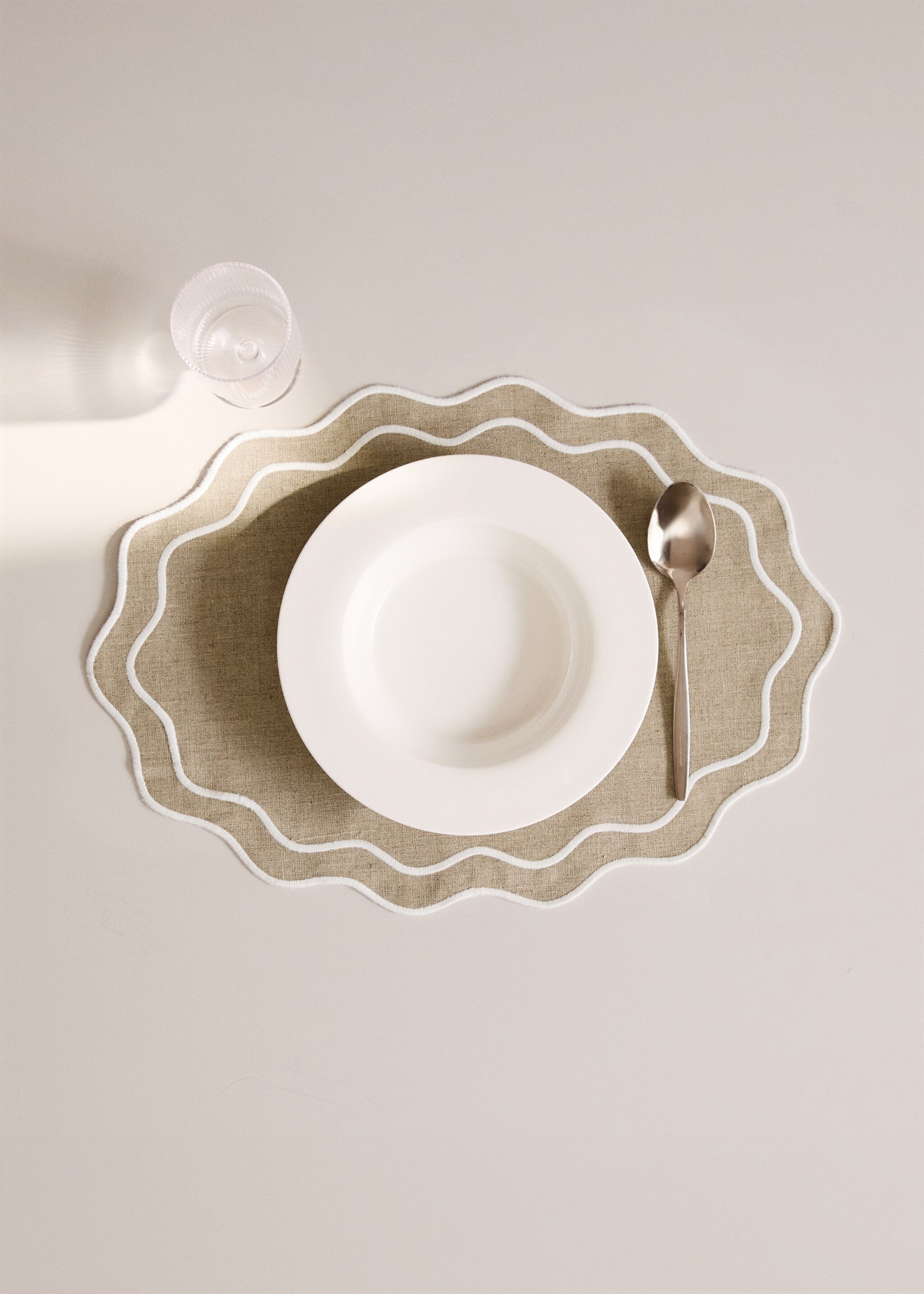 Resin-coated woven linen placemats with wave pattern - General plane, Light/Pastel Brown. Ref: 27073288-00.