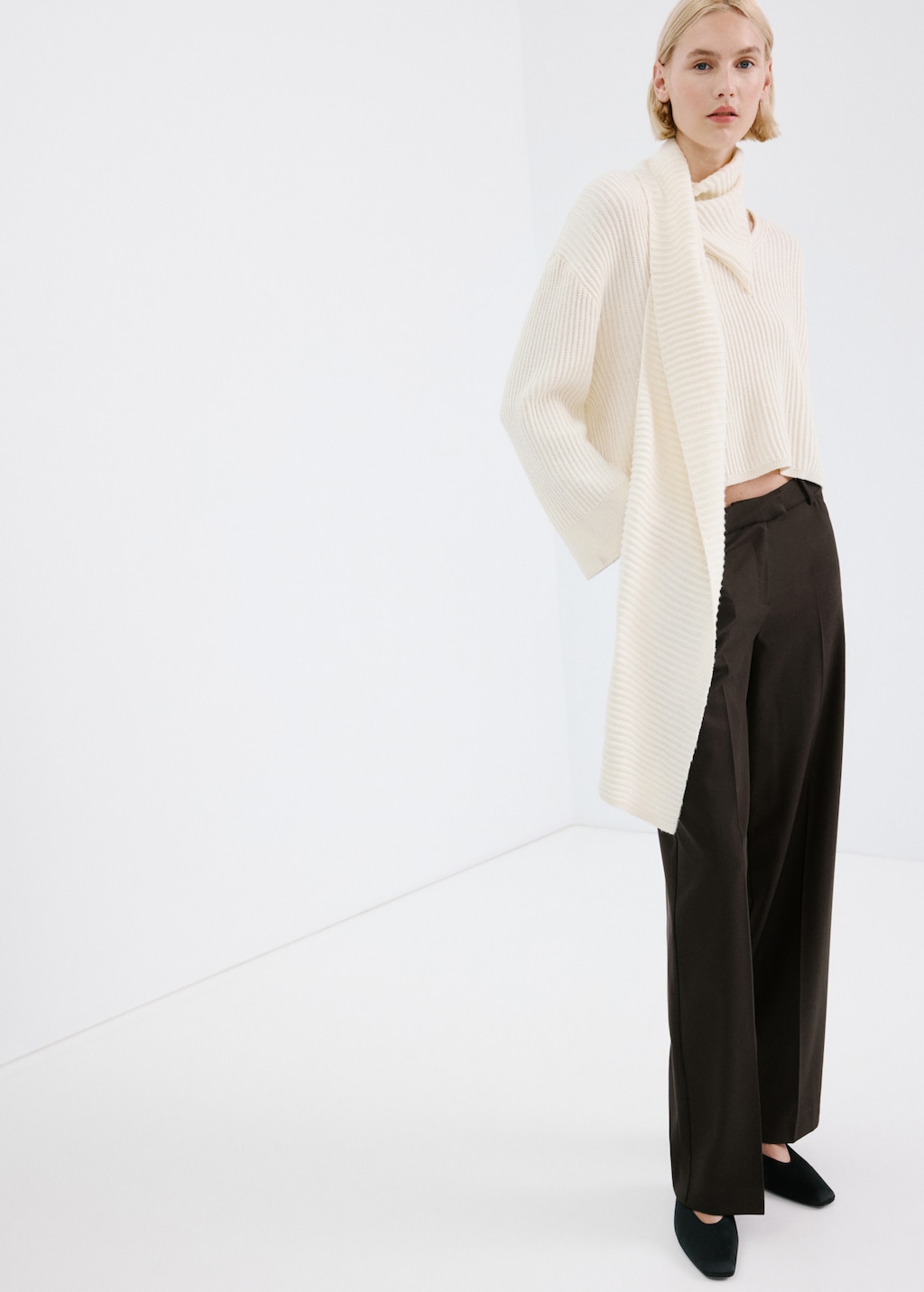 Wide leg mid-rise pleated trousers - image 2