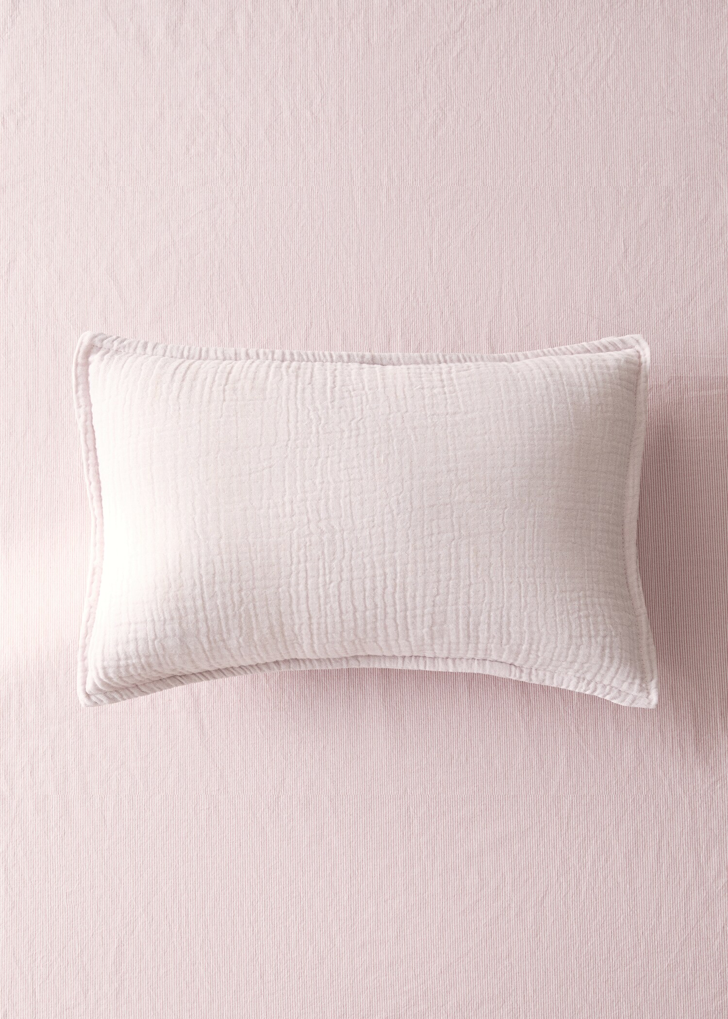 Housse de coussin enfant en gaze de coton teint en pièce, 30 x 40 cm - Plan général