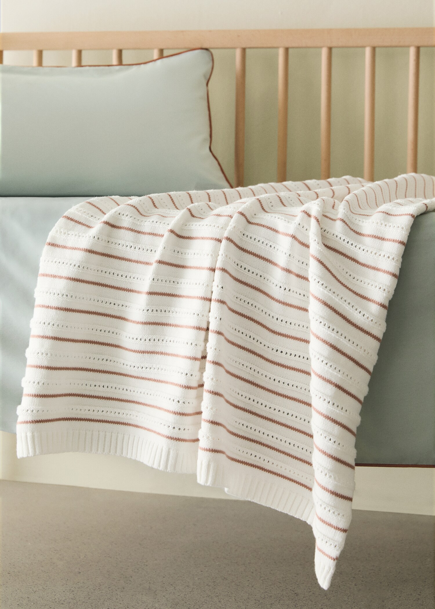 Children's cotton striped blanket - General plane