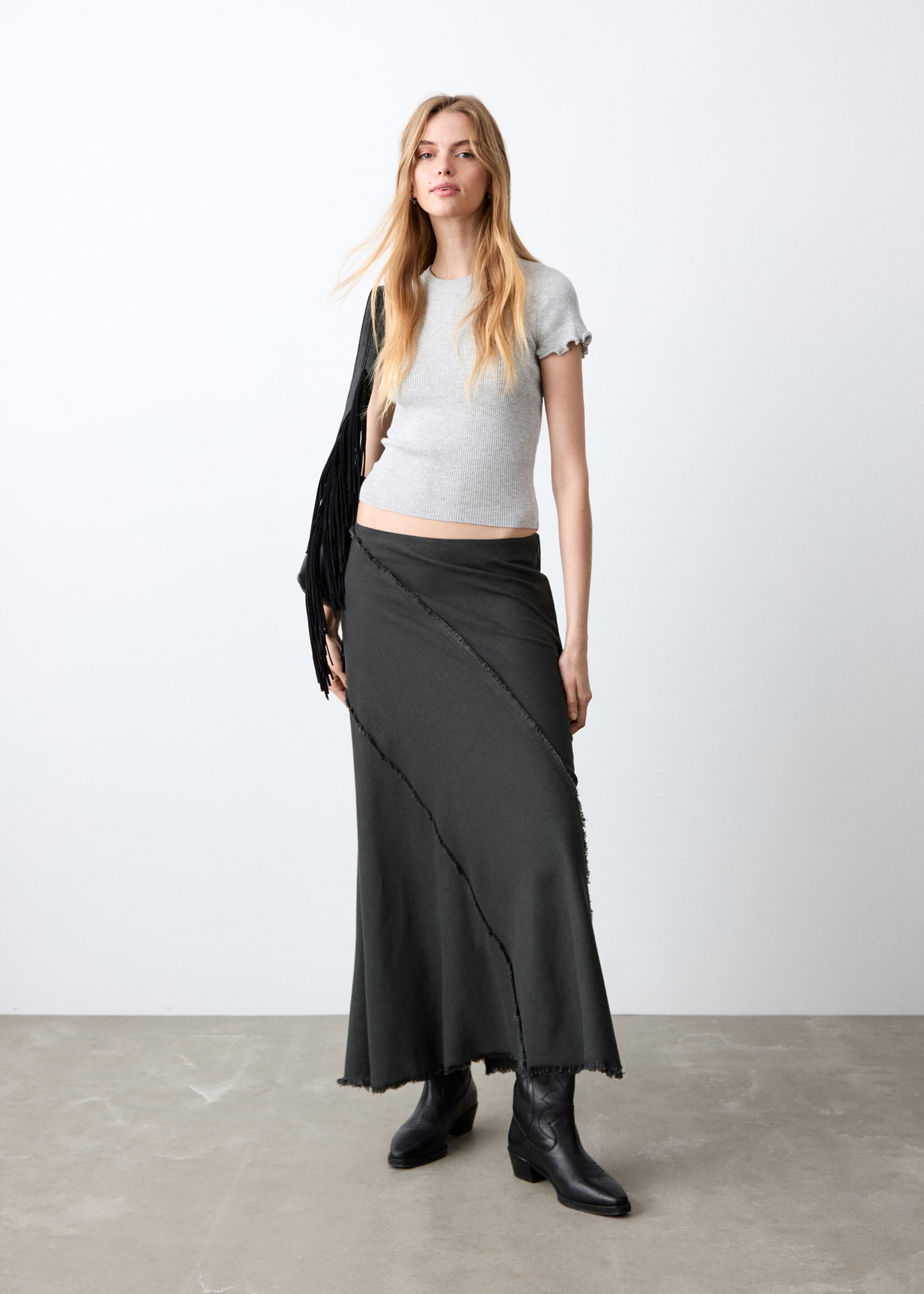 Skirt dust - General plane, Charcoal. Ref: 27074050-00.