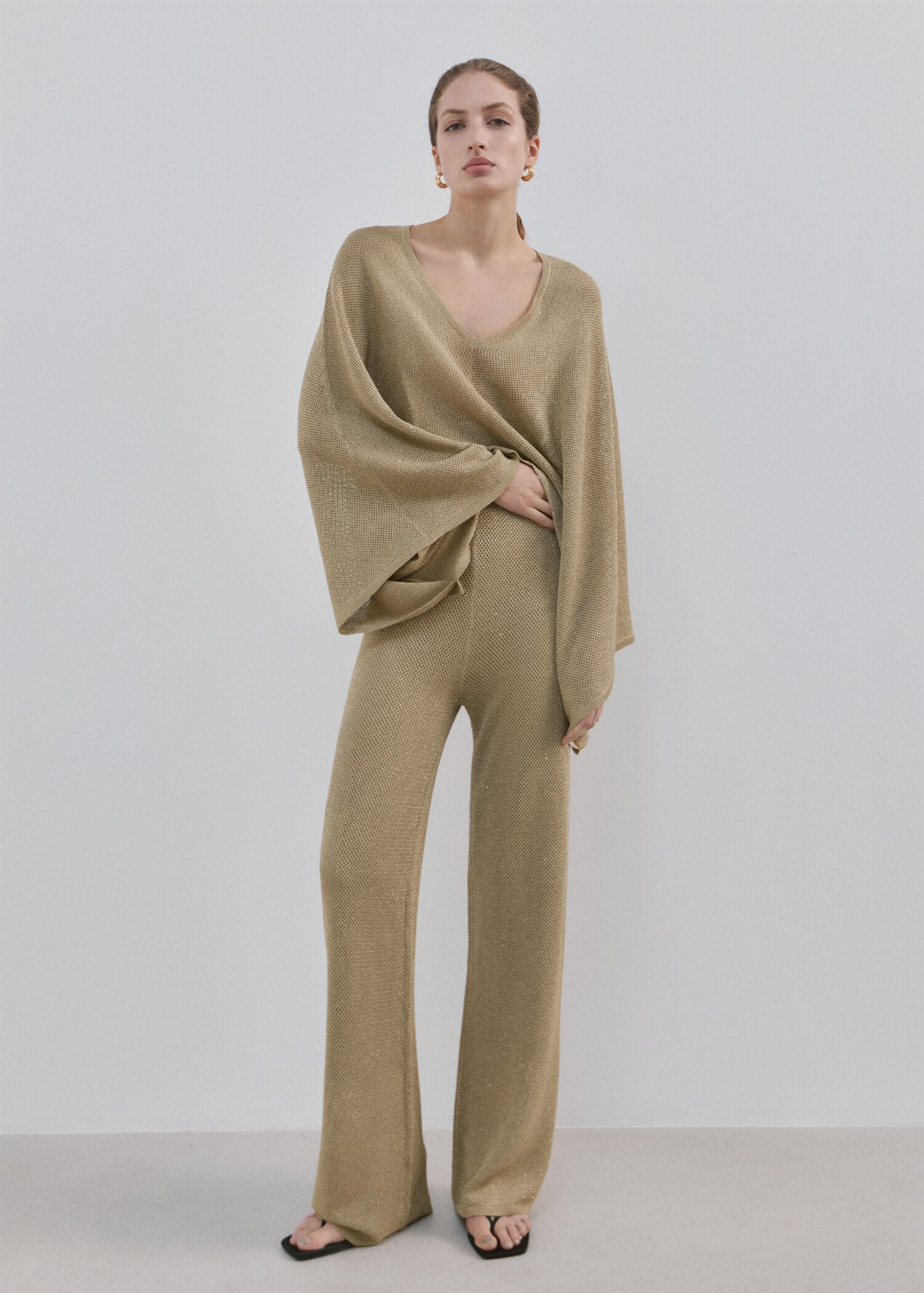 Knit trousers with mid-rise - General plane