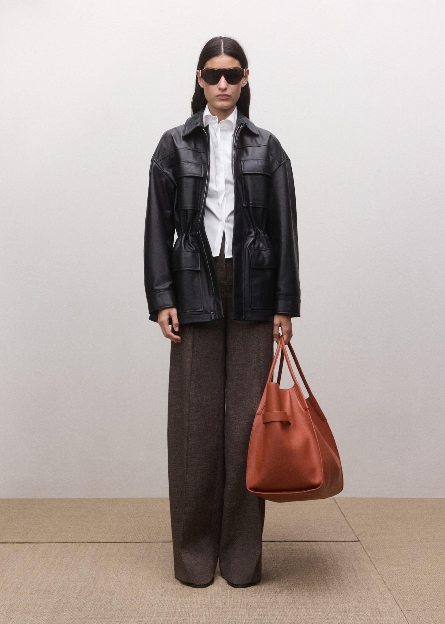 Fitted shirt with hidden closure - General plane