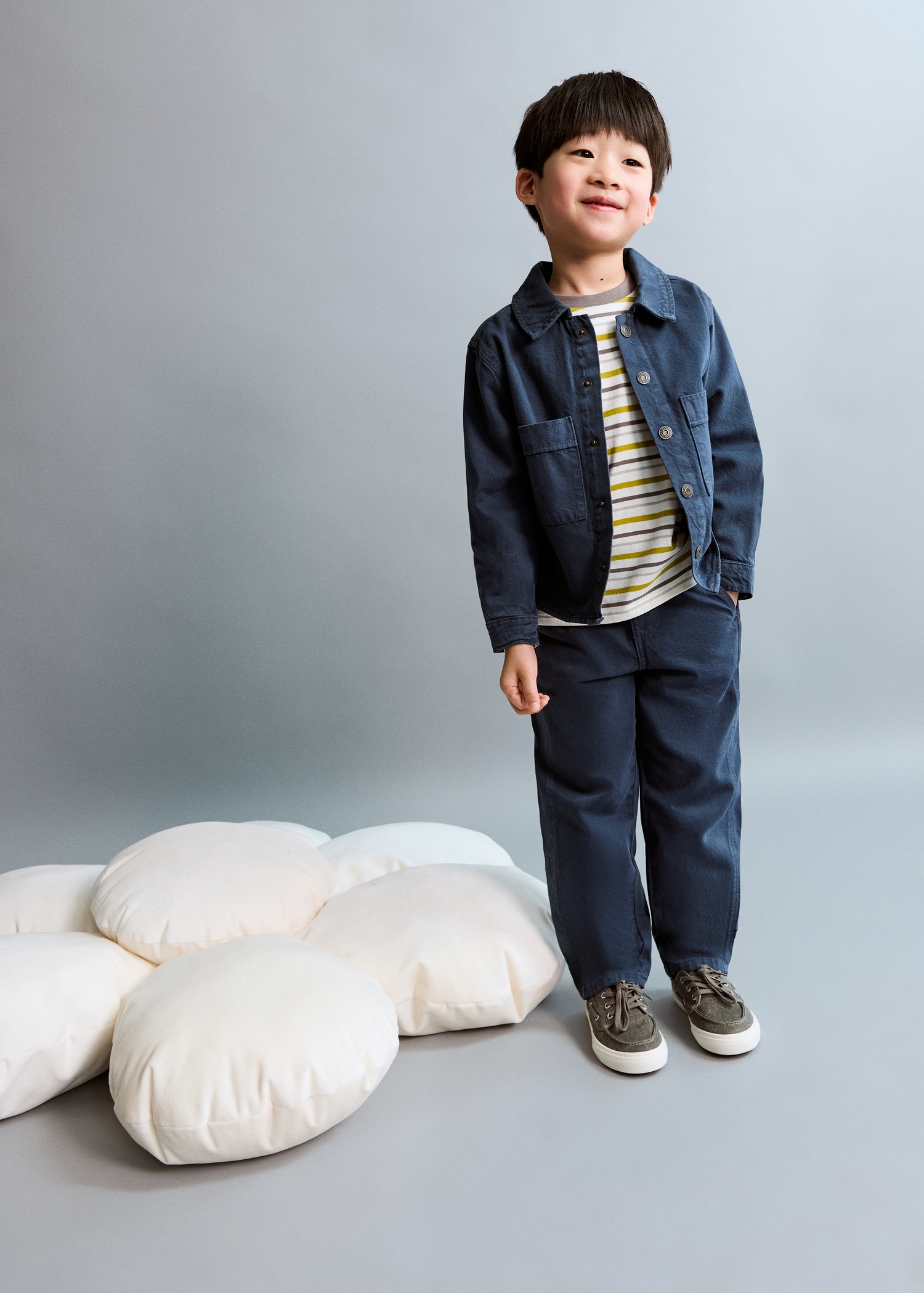 Jeans with stitch detailing - General plane