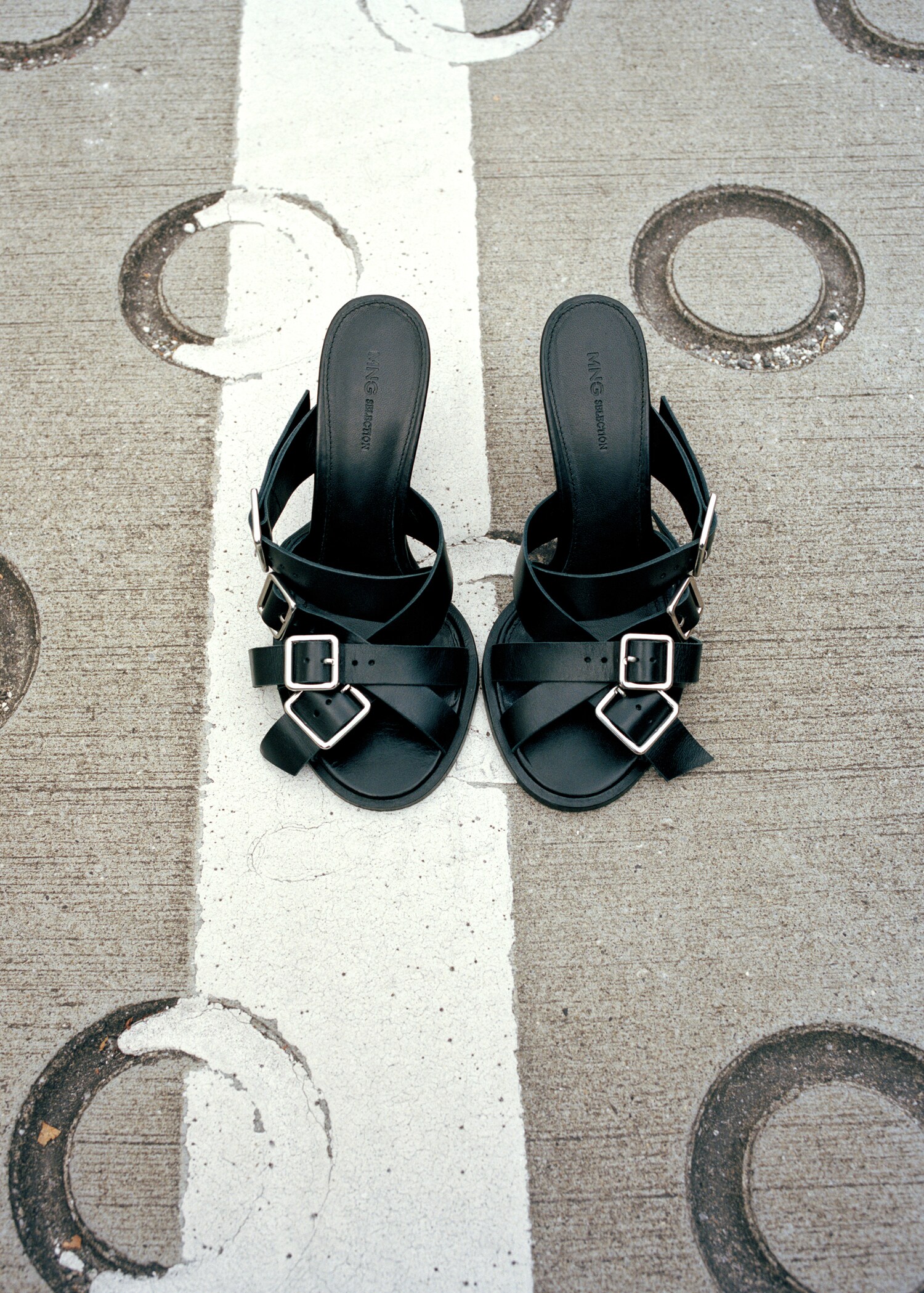 100% leather sandals with buckle straps - General plane