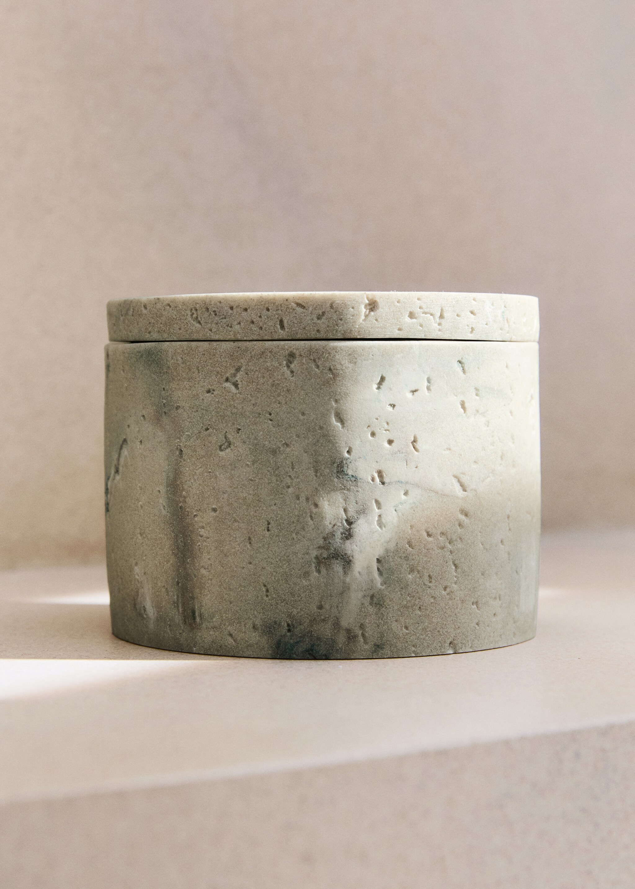 Medium resin bathroom container with marble effect - General plane, Sand. Ref: 27074445-00.