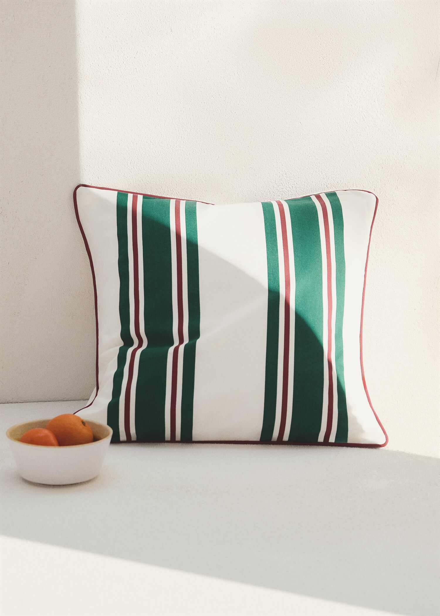 Striped 100% cotton cushion cover - General plane