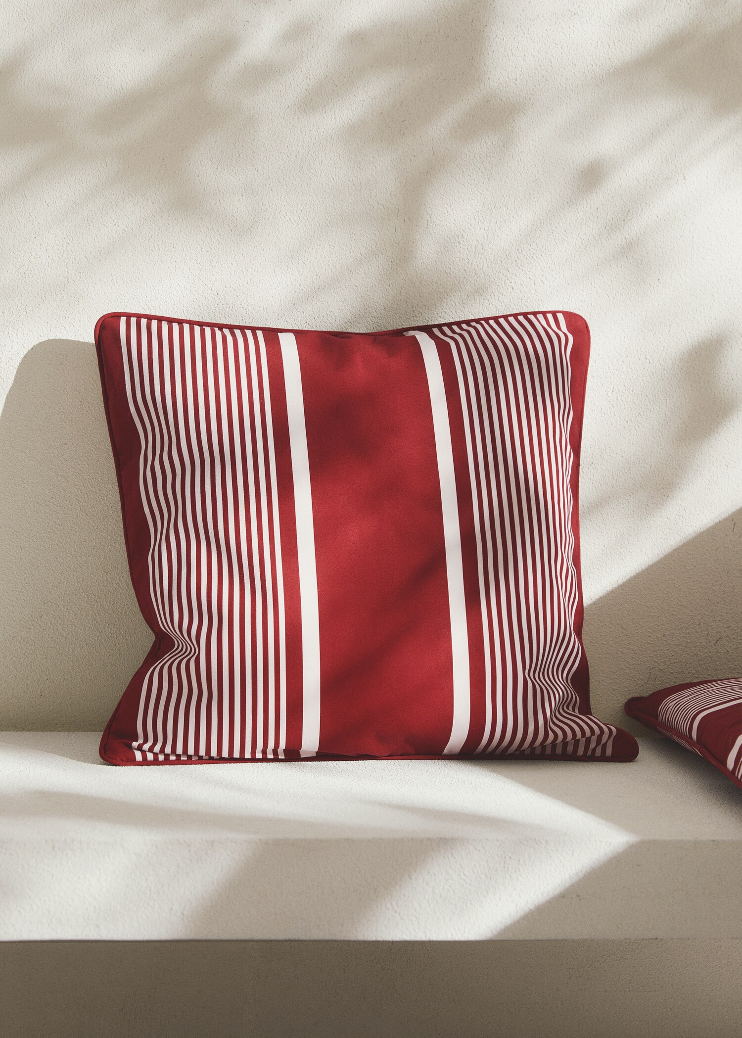 Striped 100% cotton cushion cover - General plane
