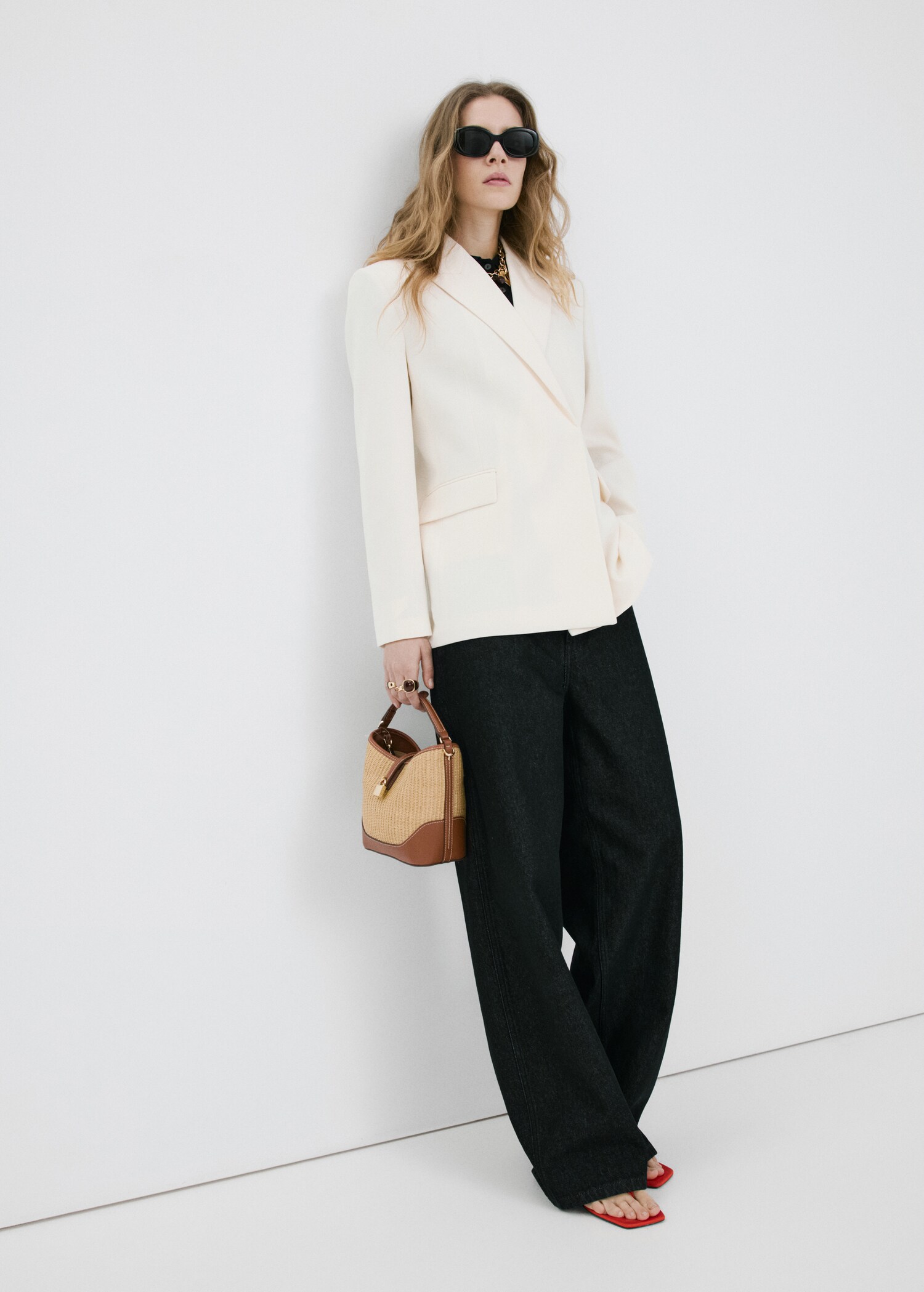 High-rise balloon jeans - General plane