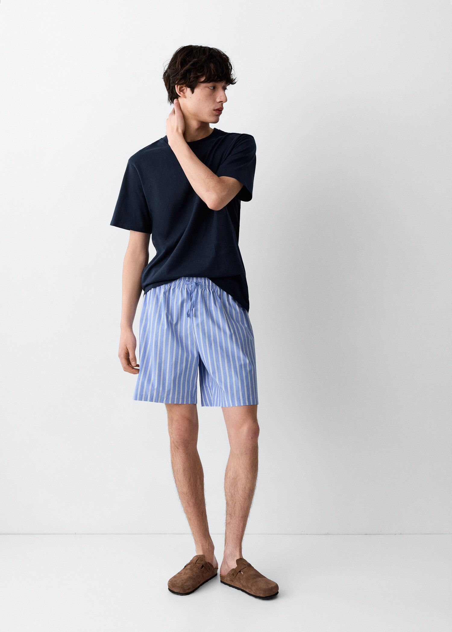 Striped short pyjamas - General plane