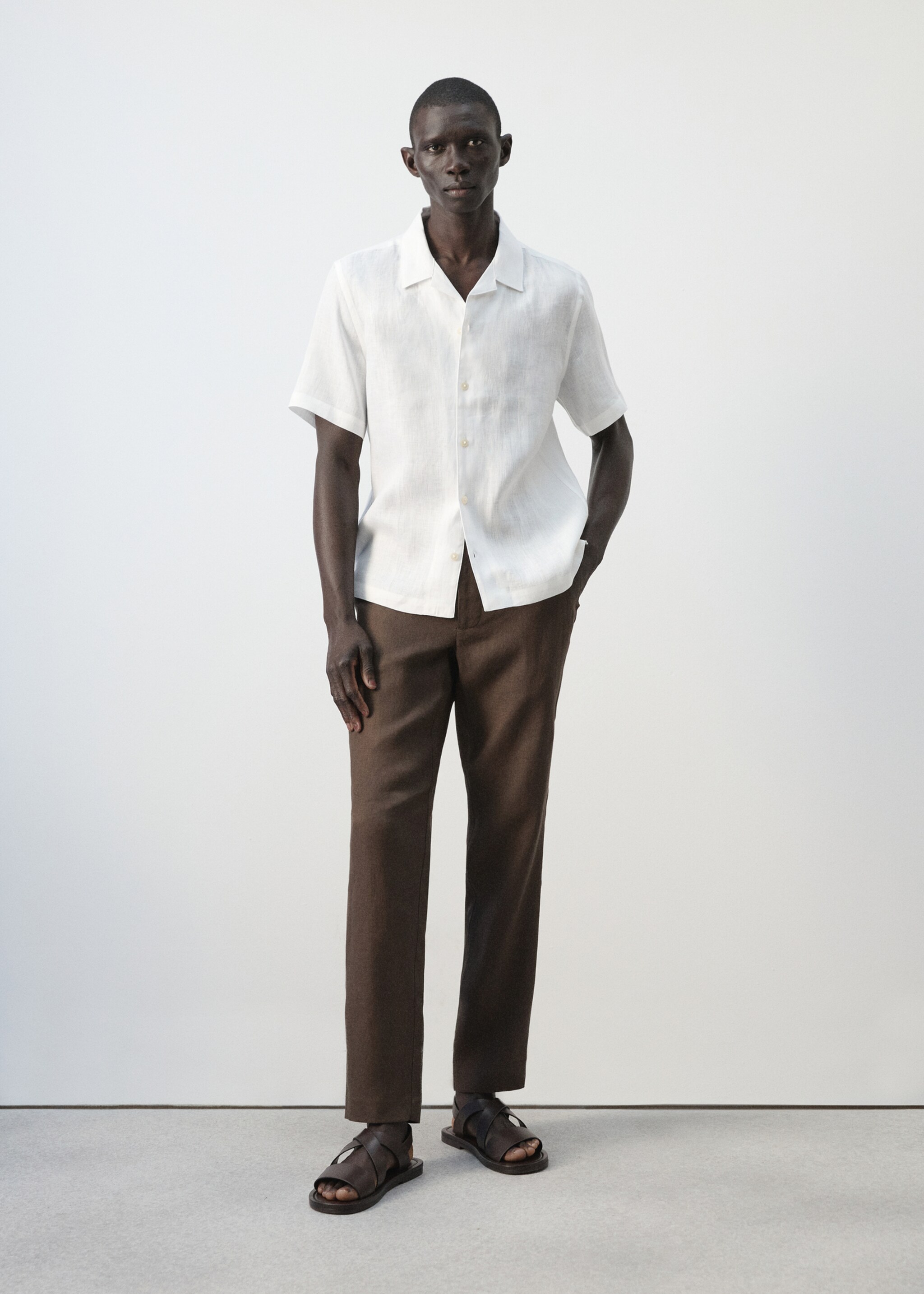 قميص بياقة بولينج بنسبة 100% من الكتان - رؤية عامة, أبيض. Ref: 27075948-00.