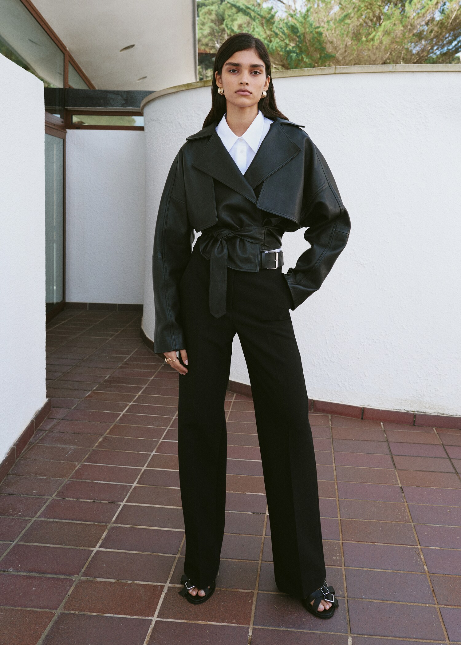 Pantalon droit avec ceinture - Plan général